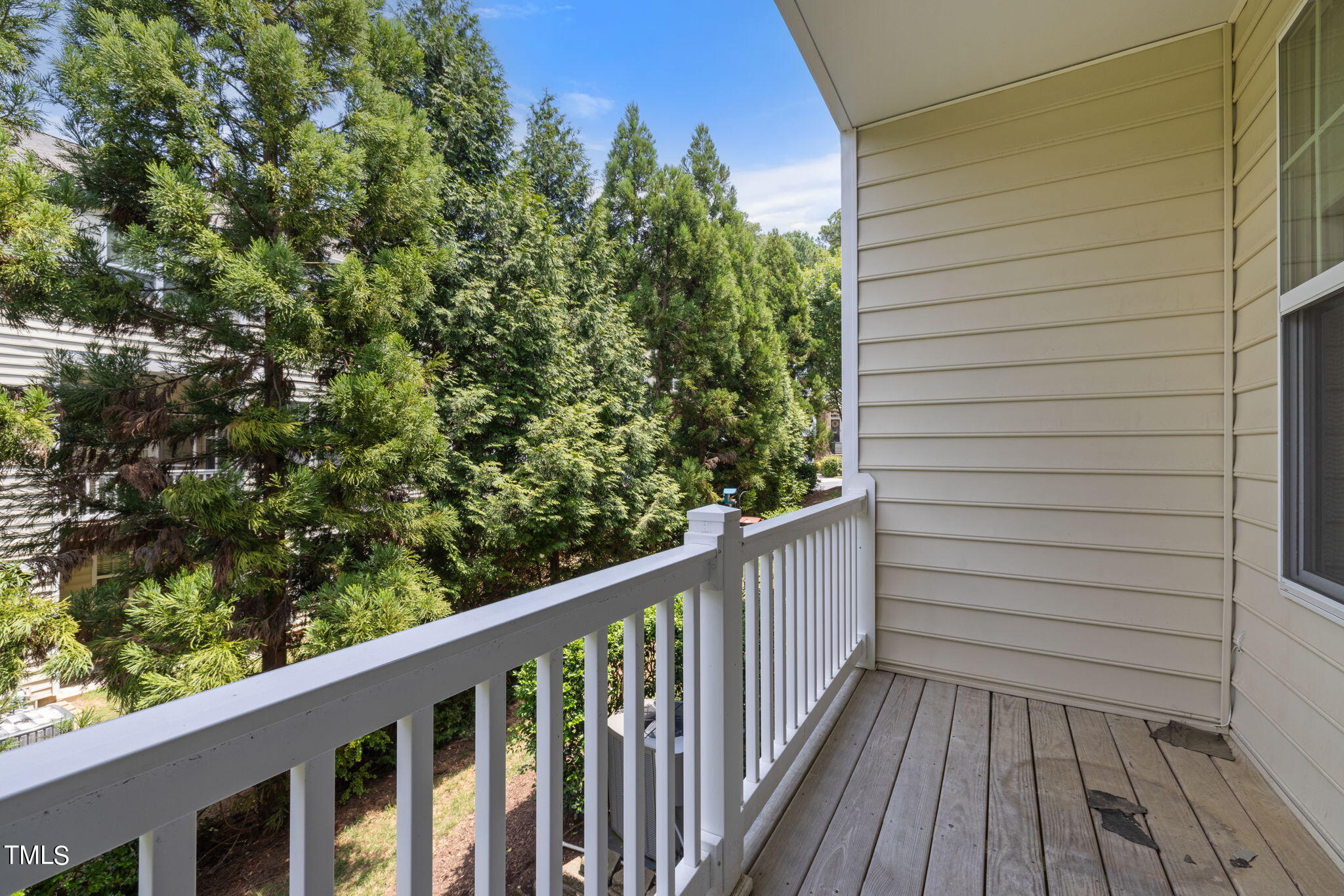 Photo 9 of 26 of 5922 Longeria Court townhome