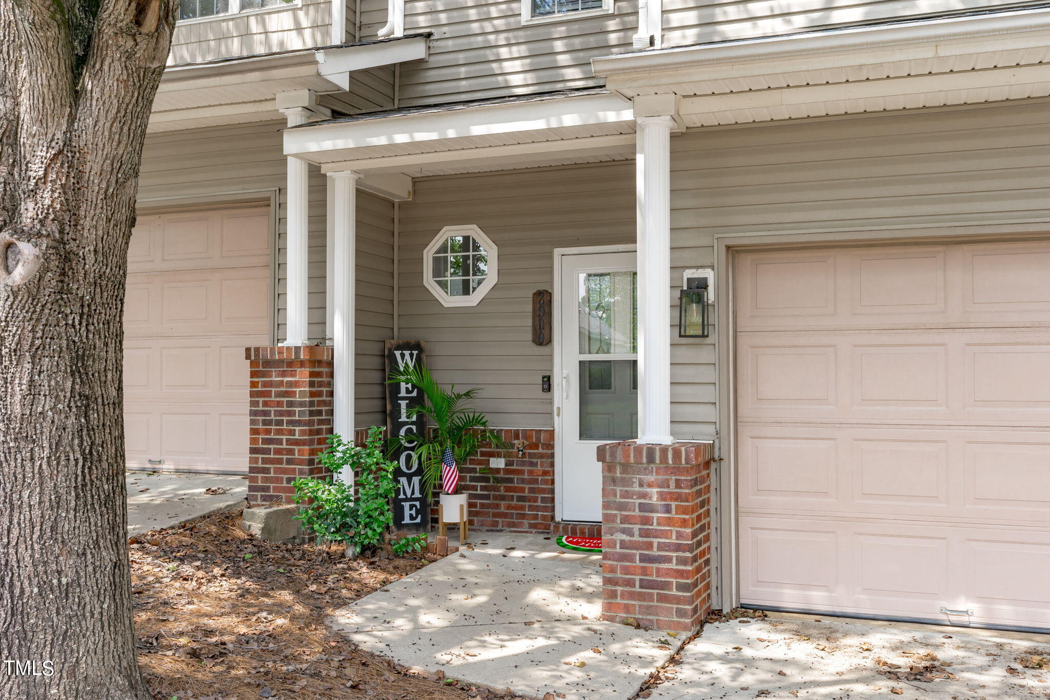 Photo 2 of 32 of 2909 Andover Glen Road townhome