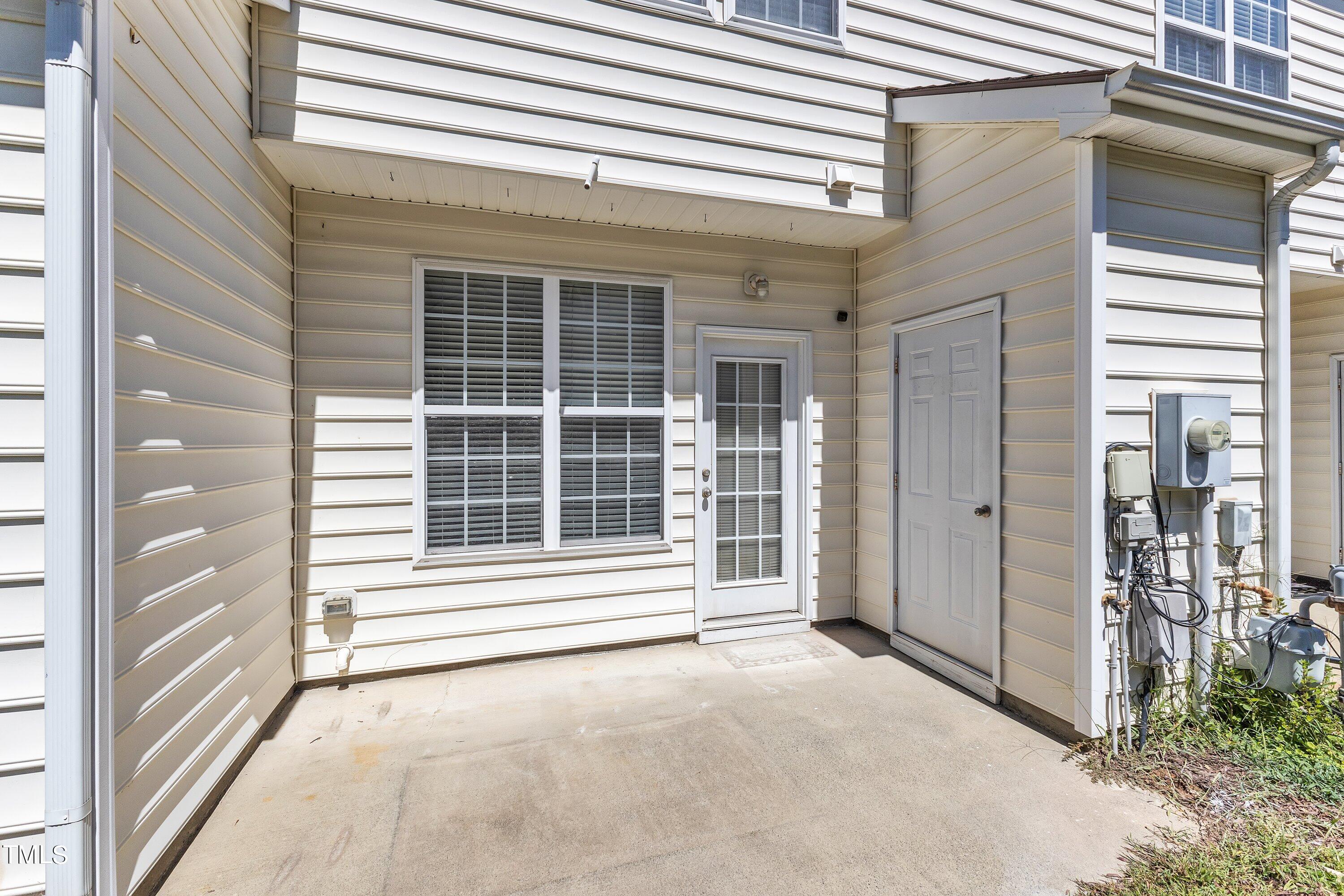 Photo 4 of 42 of 5204 Moonview Court townhome