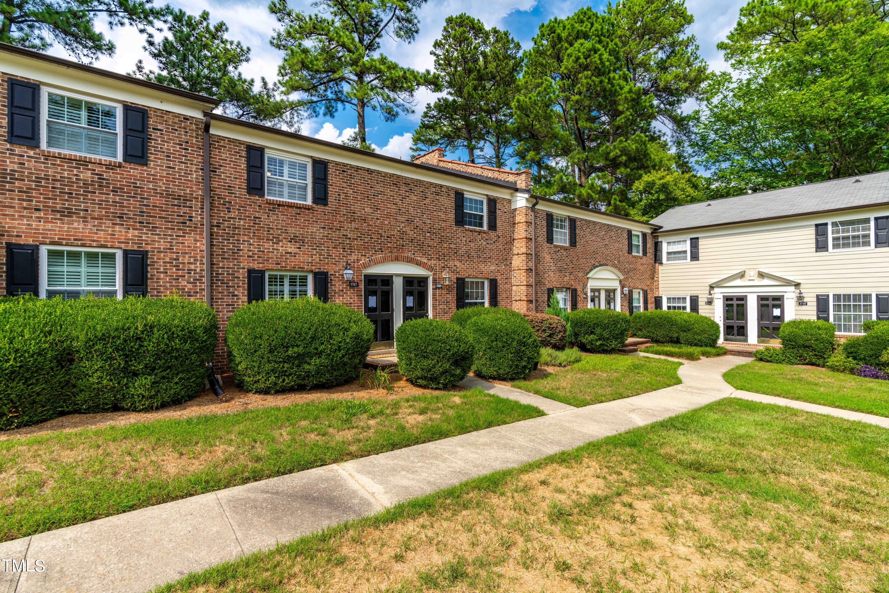 Photo 4 of 28 of 3749 Jamestown Circle condo