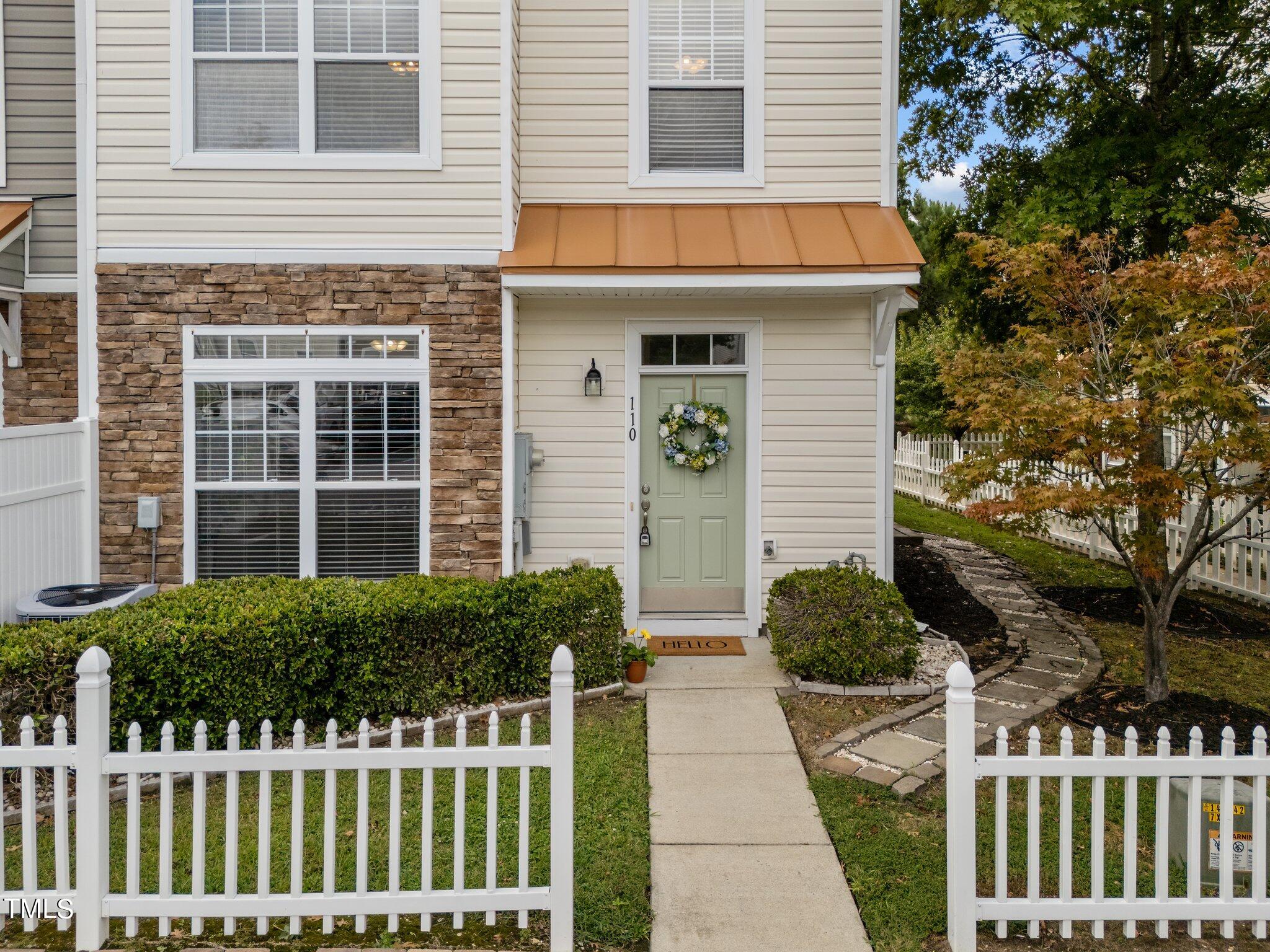 Photo 2 of 31 of 11711 Coppergate Drive 110 townhome