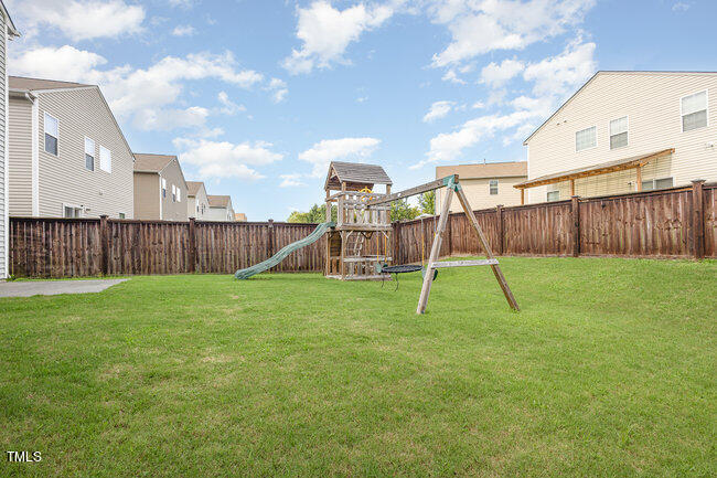 Photo 9 of 9 of 3637 Althorp Drive house