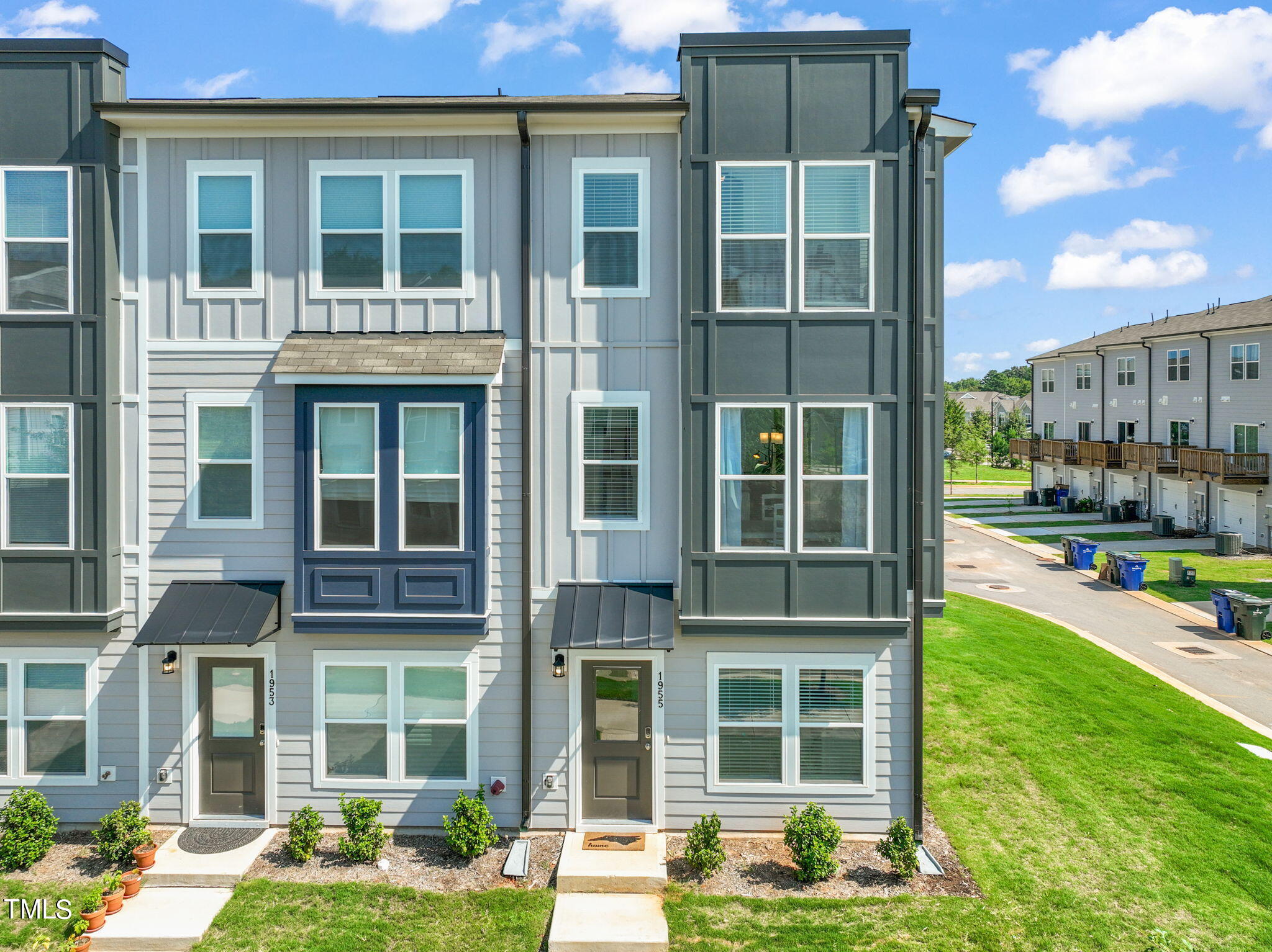 Photo 1 of 29 of 1955 Robin Hill townhome