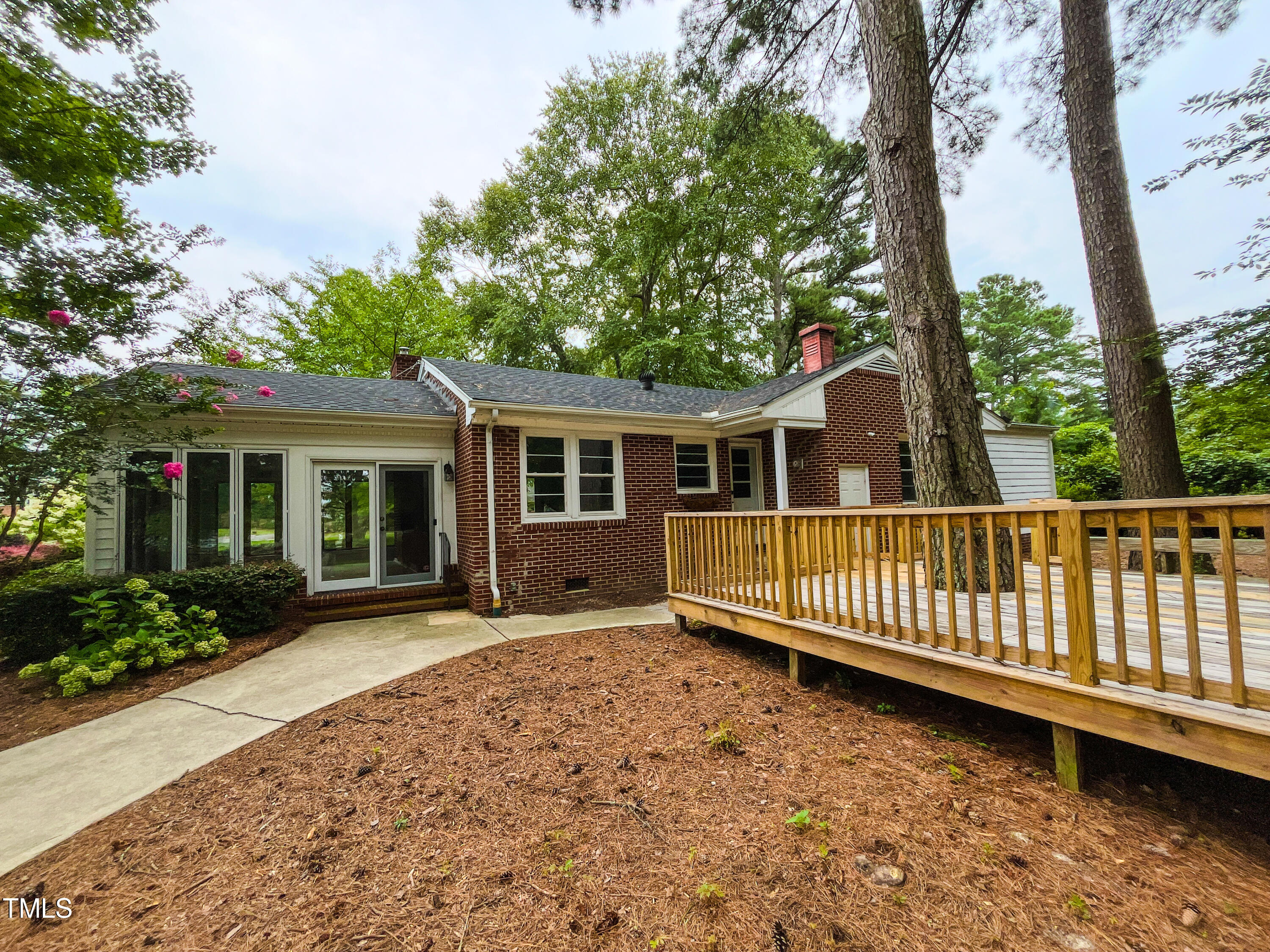 Photo 2 of 18 of 200 Timberlane Drive house