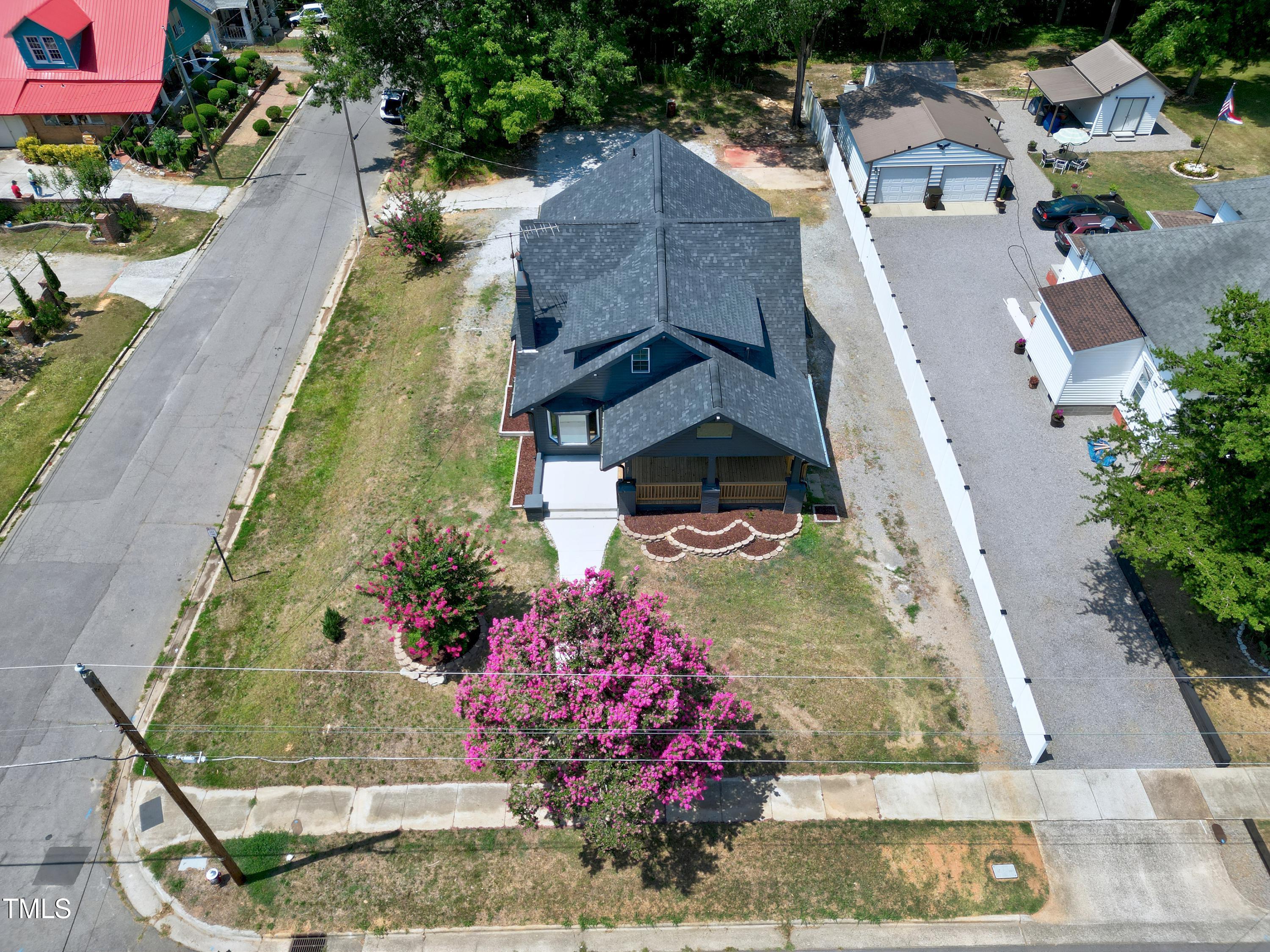 Photo 5 of 65 of 221 Charlotte Avenue house