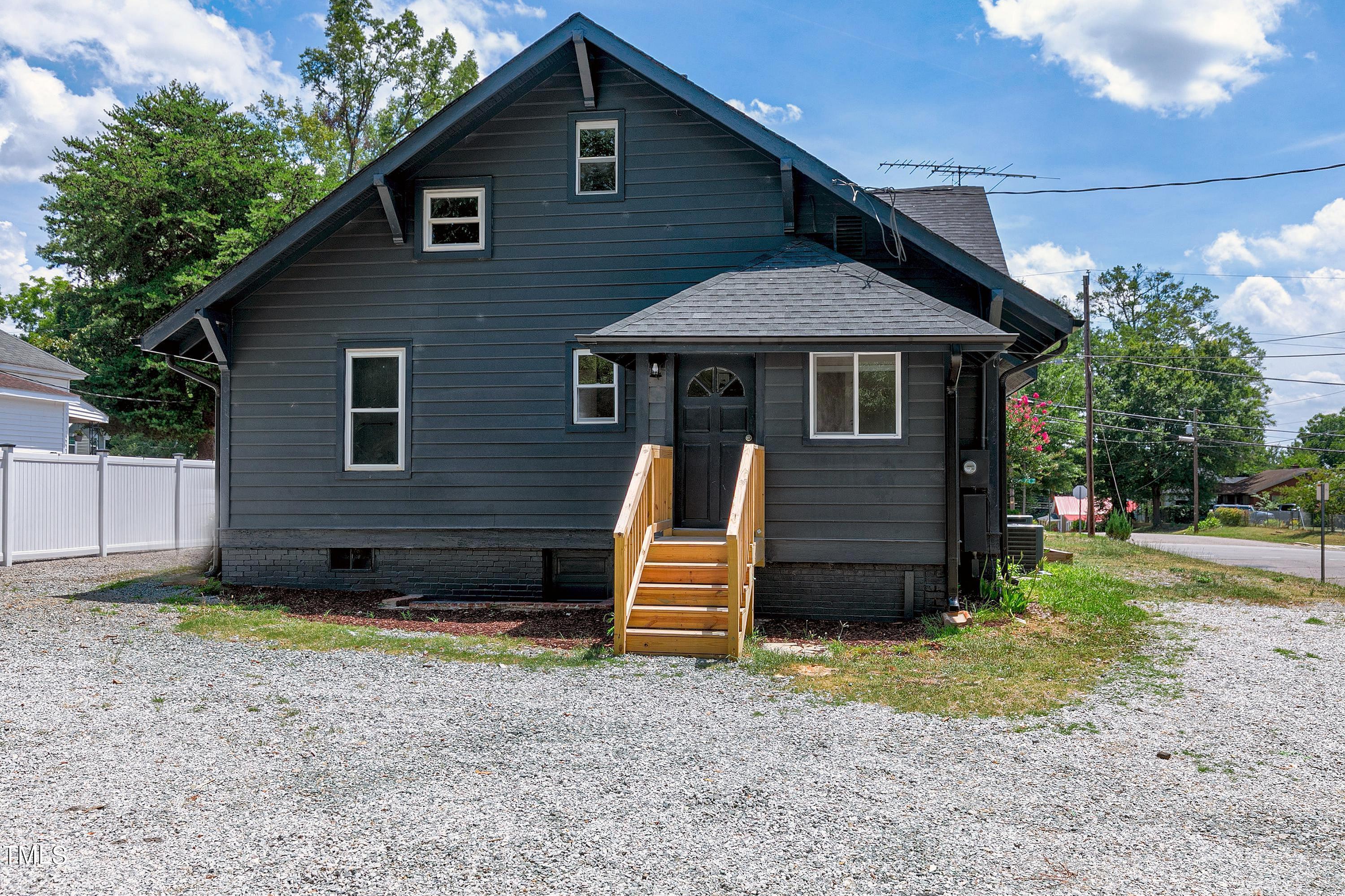 Photo 57 of 65 of 221 Charlotte Avenue house