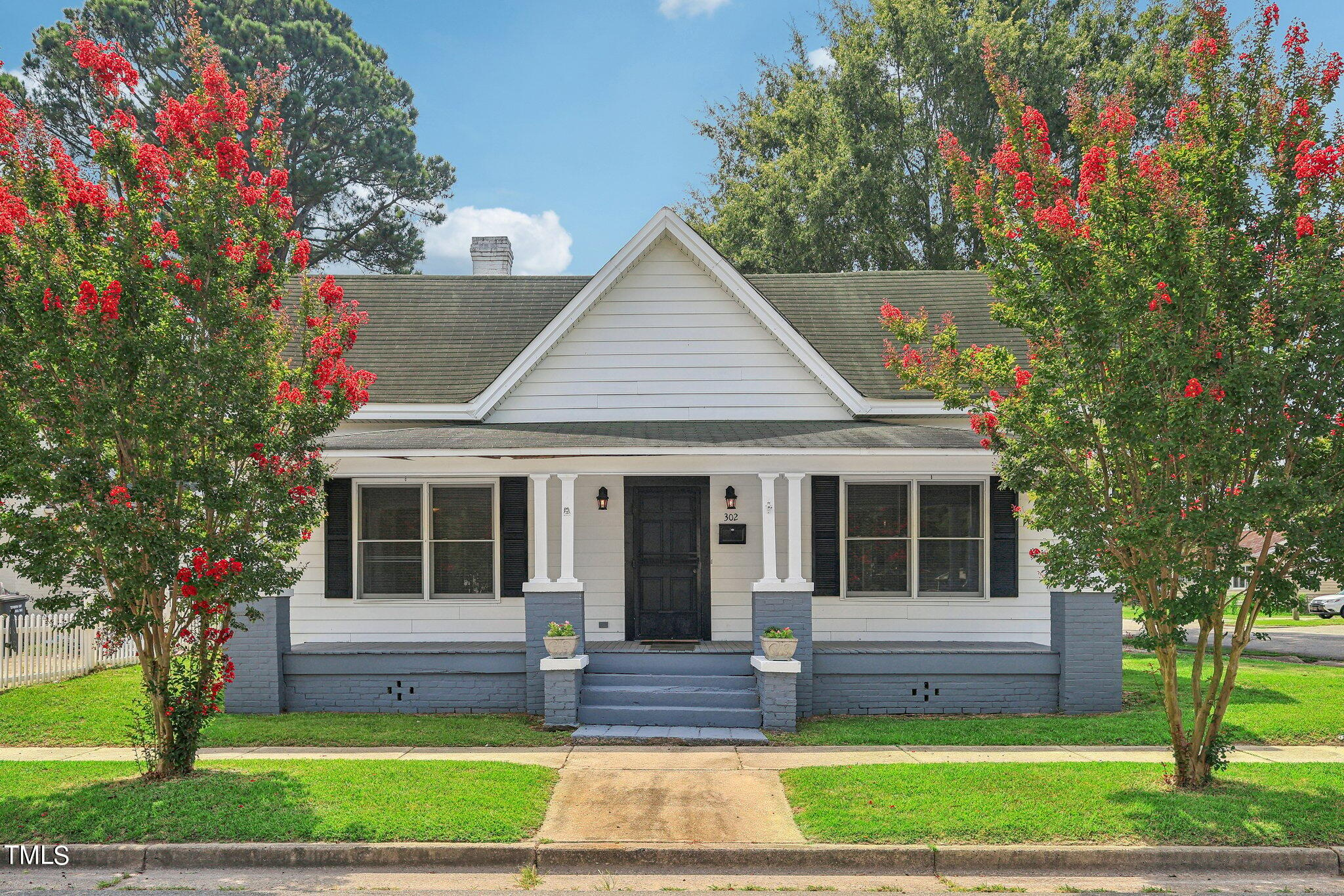 Photo 1 of 23 of 302 N Sumner Street house