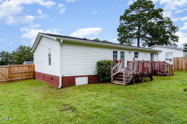 Photo 29 of 31 of 437 W Northpoint Road mobile home