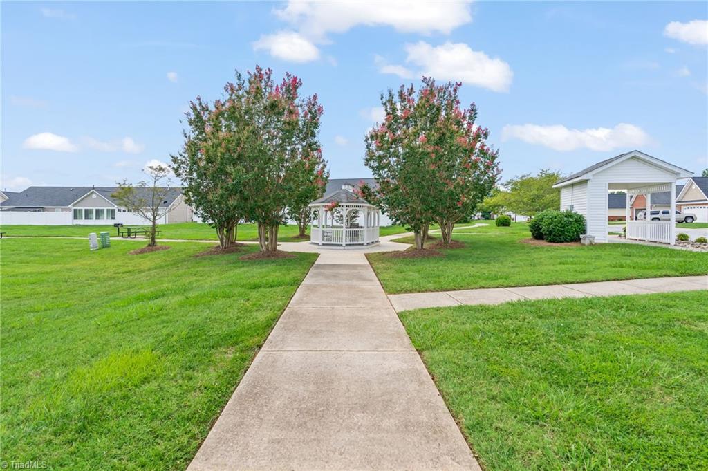 Photo 5 of 41 of 115 Castleton Drive townhome