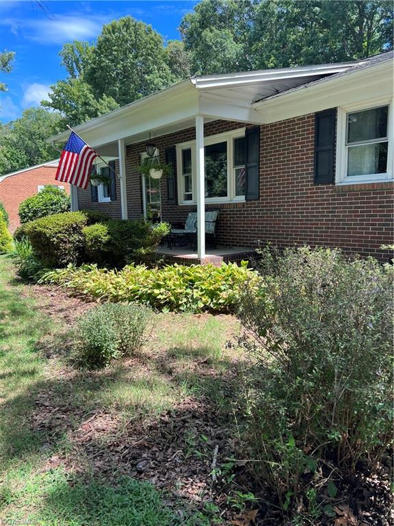 Photo 2 of 18 of 316 Crestview Drive house