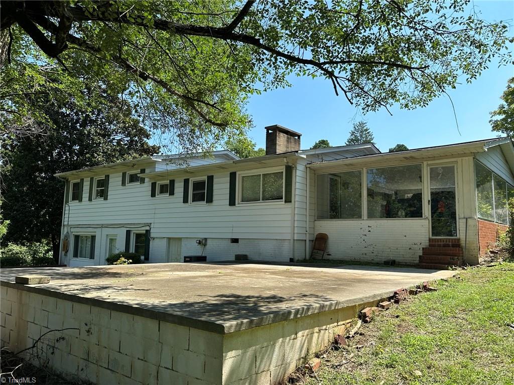 Photo 3 of 3 of 1136 Liberty Drive house