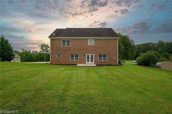 Photo 4 of 11 of 6549 Fieldmont Manor Drive house