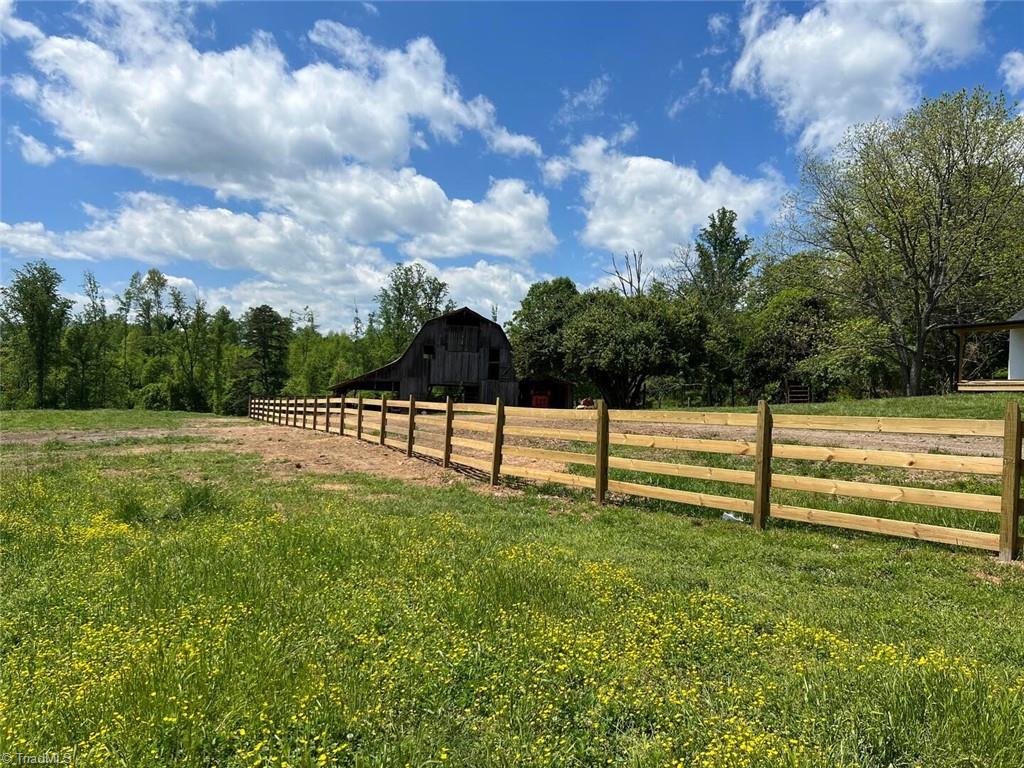 Photo 6 of 16 of 497 Absher Road house