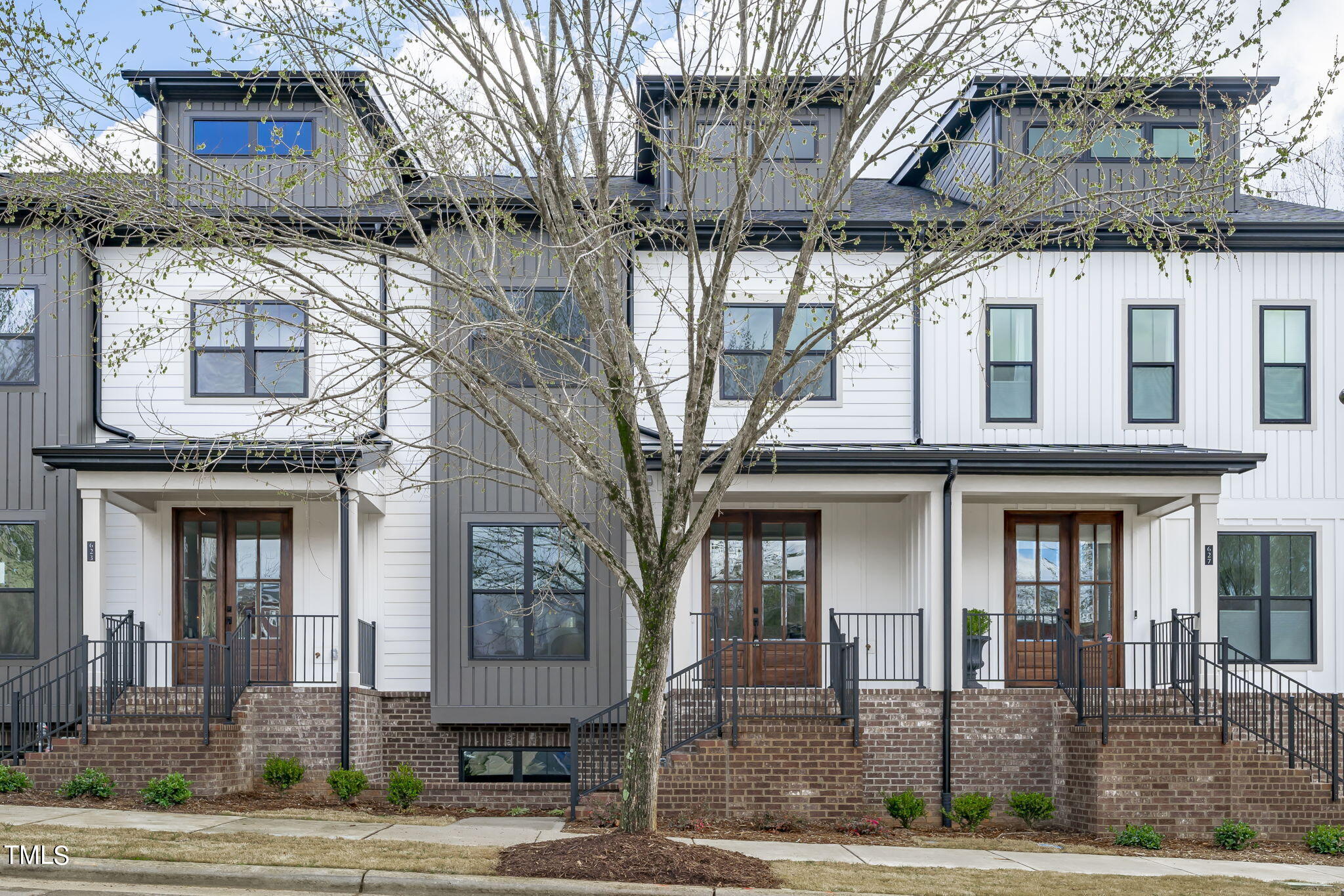 Photo 3 of 52 of 617 S Franklin Street townhome