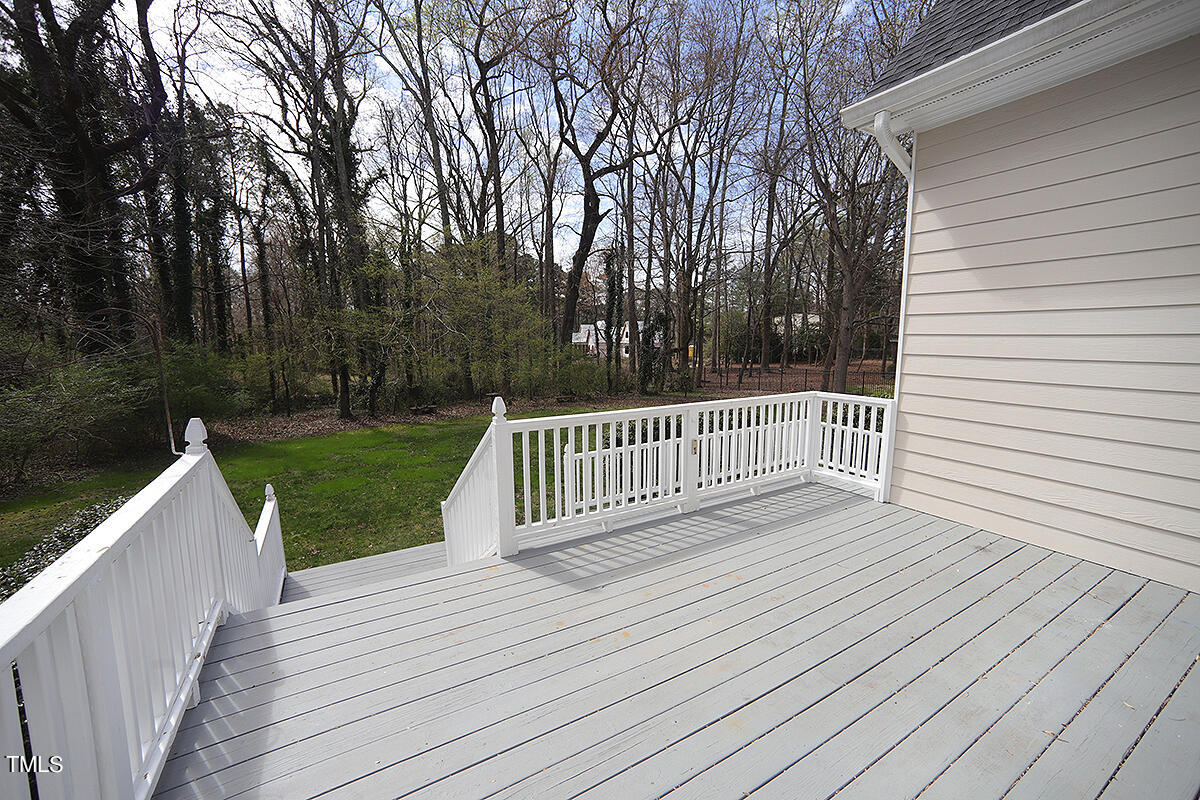 Photo 33 of 37 of 1113 Chilmark Avenue house