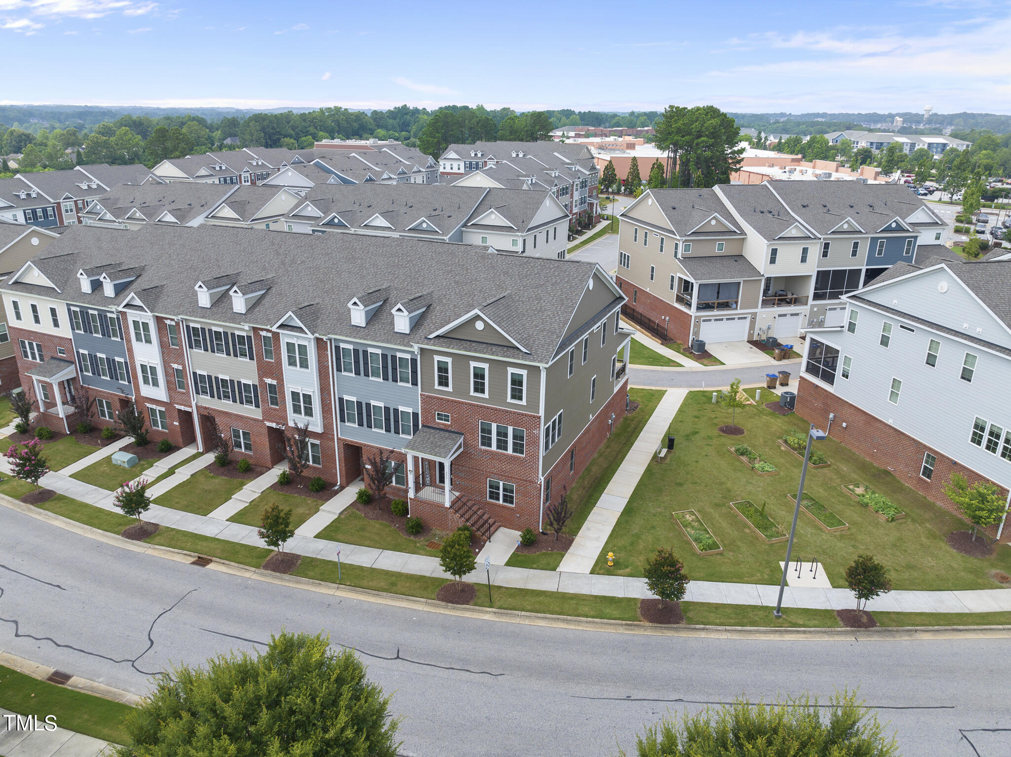 Photo 40 of 42 of 986 Gateway Commons Circle townhome