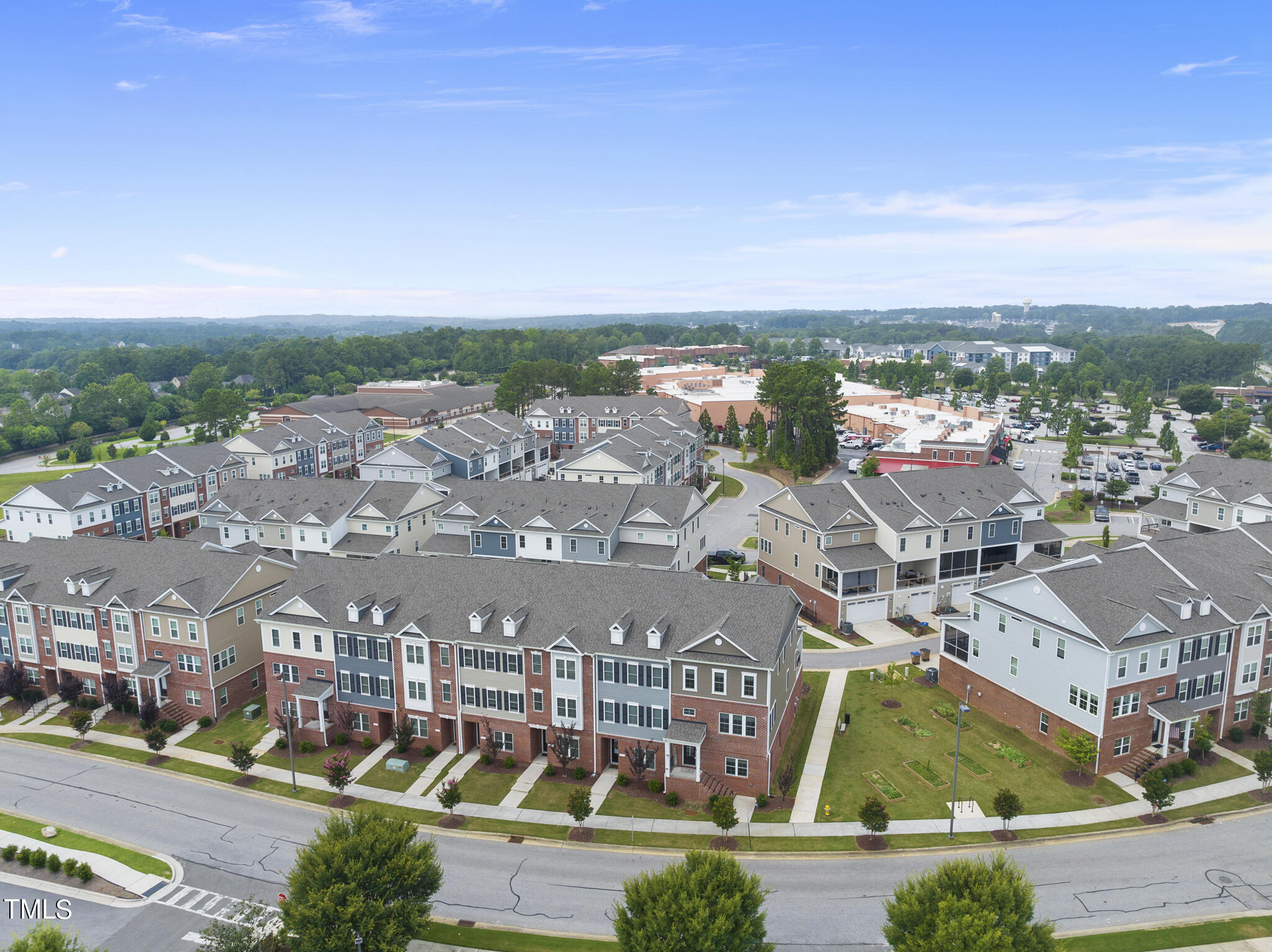 Photo 5 of 42 of 986 Gateway Commons Circle townhome