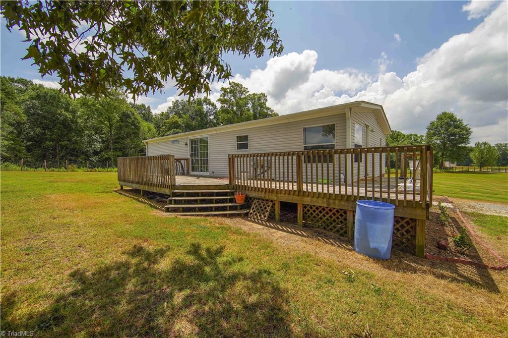 Photo 4 of 21 of 529 Wellhouse Drive mobile home