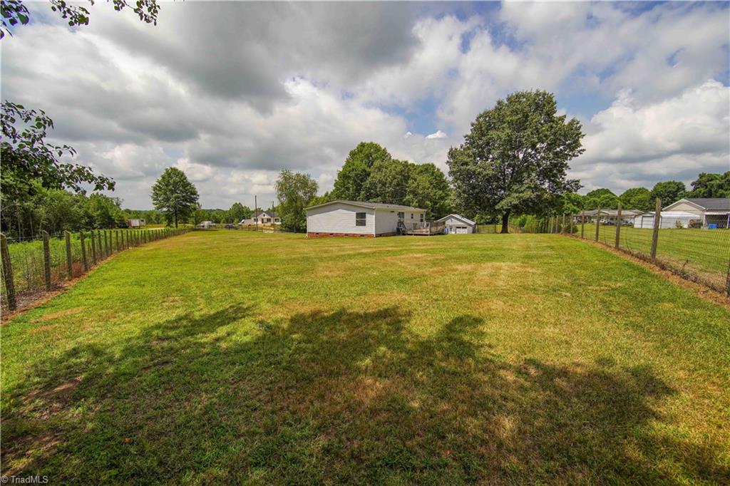 Photo 7 of 21 of 529 Wellhouse Drive mobile home