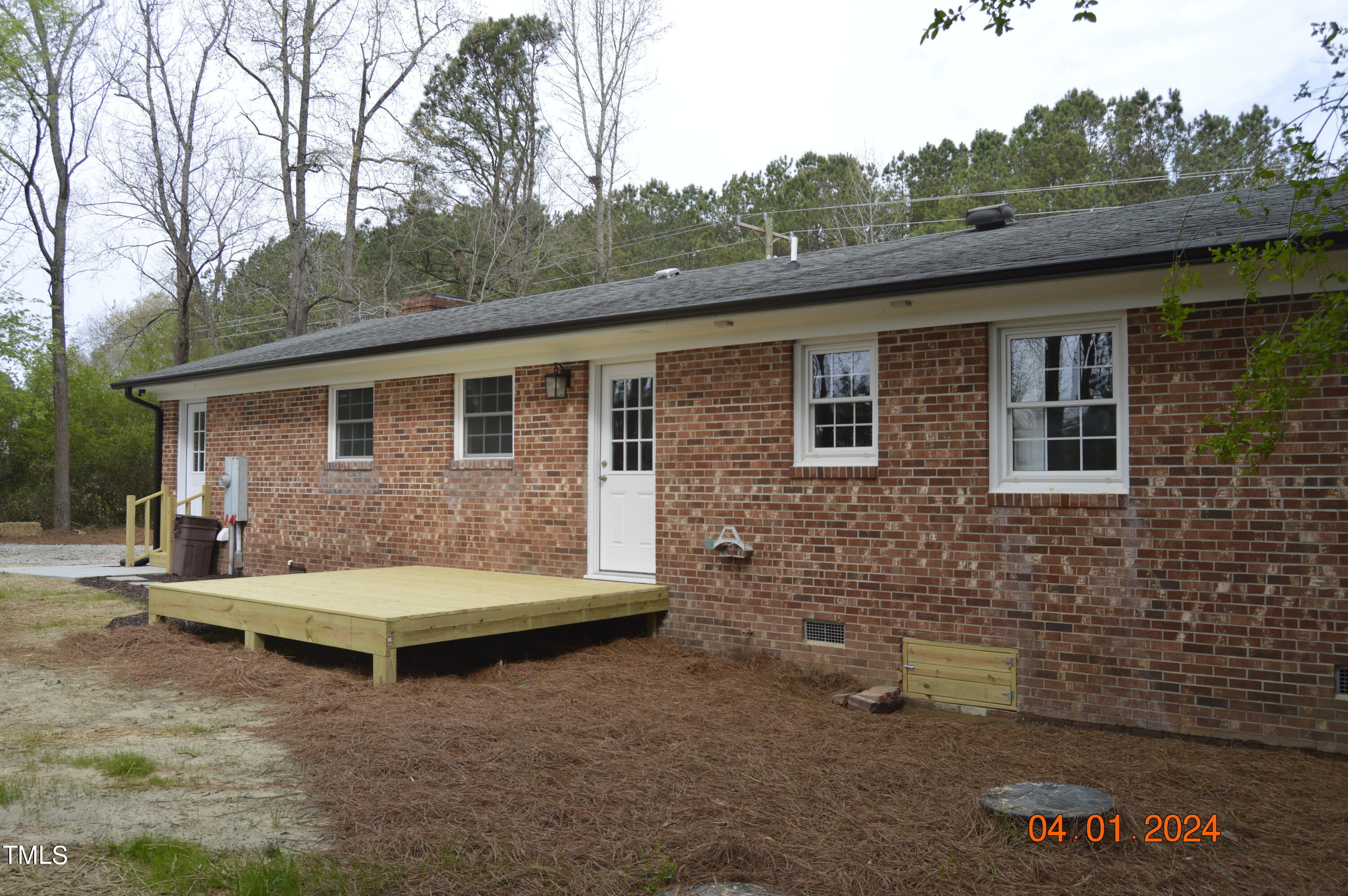 Photo 6 of 34 of 1222 Old Zebulon Road house