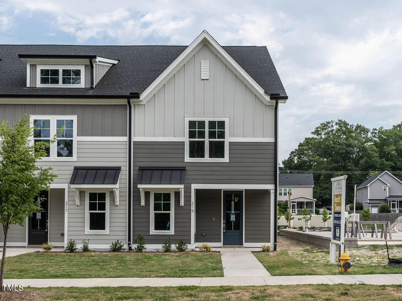 Photo 2 of 25 of 317 E Fourth Street townhome