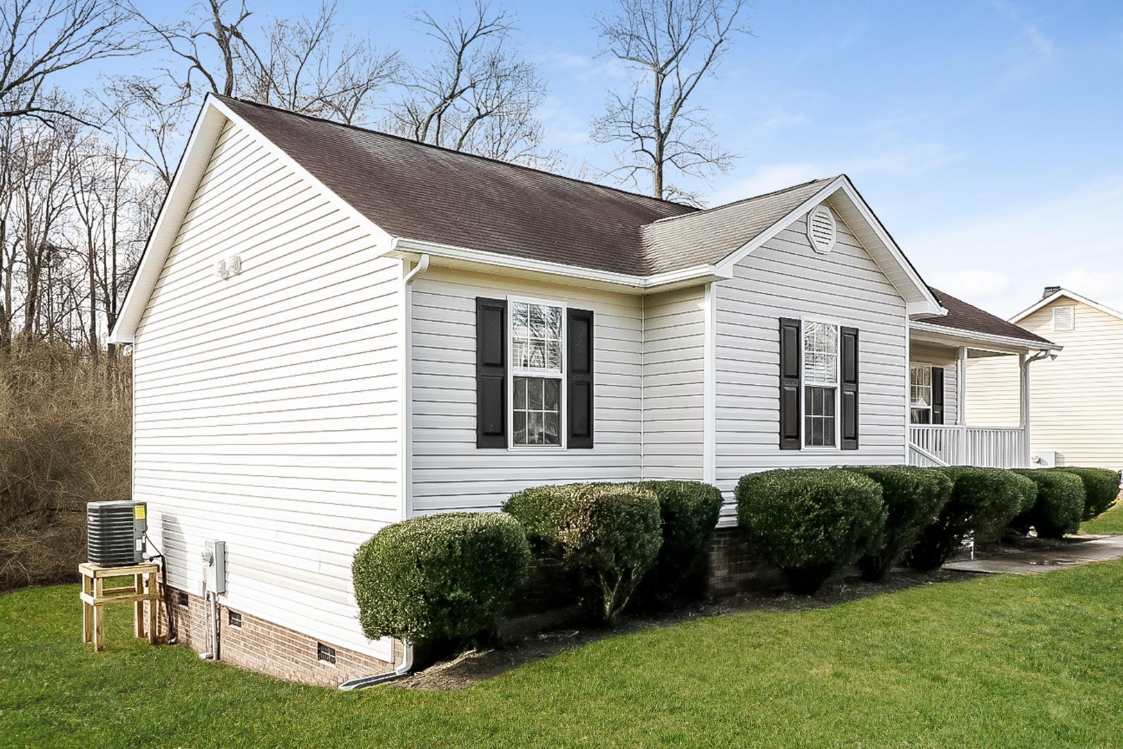 Photo 3 of 16 of 1421 Smokey Mountain Drive house