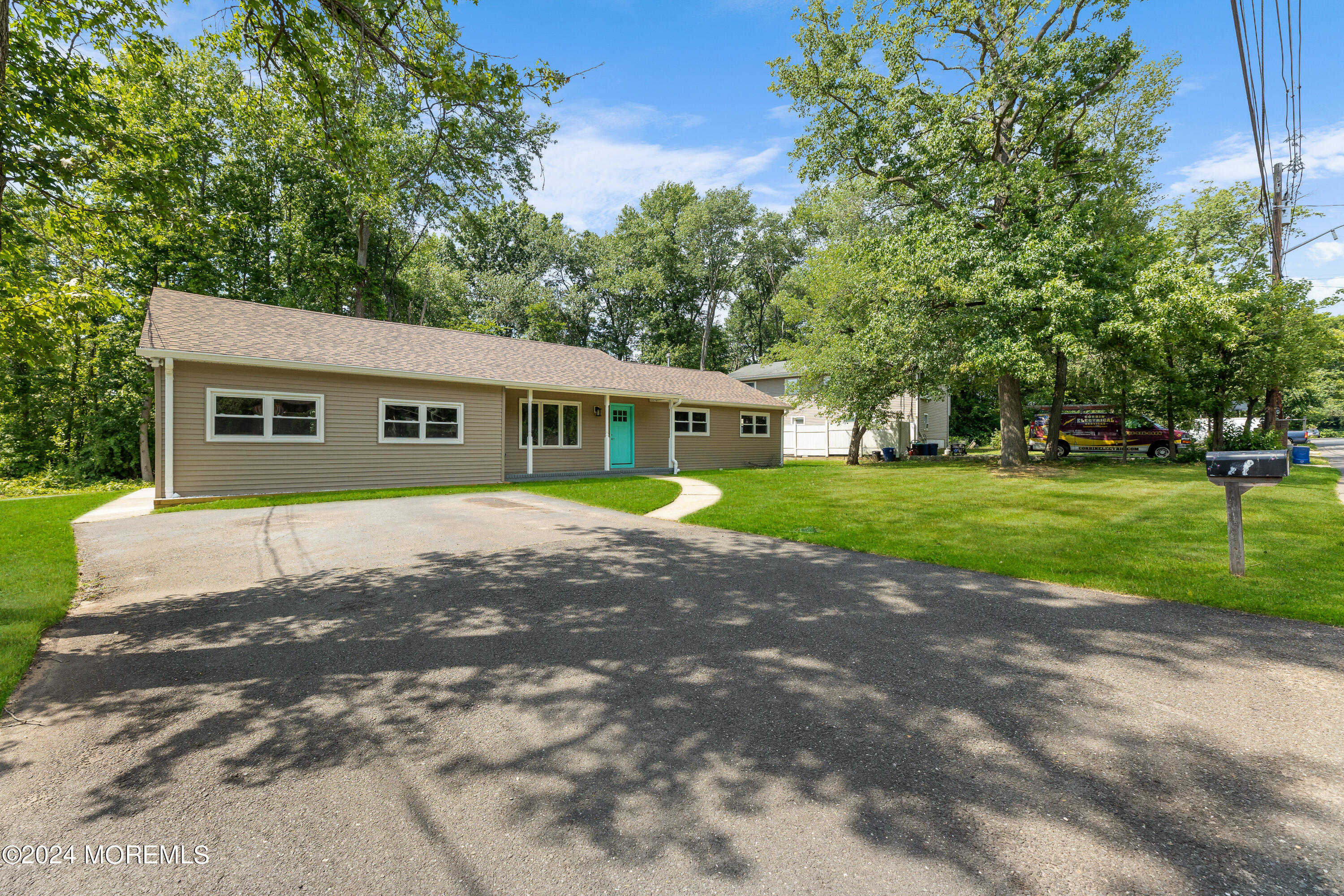 Photo 1 of 28 of 112 Euclid Avenue house