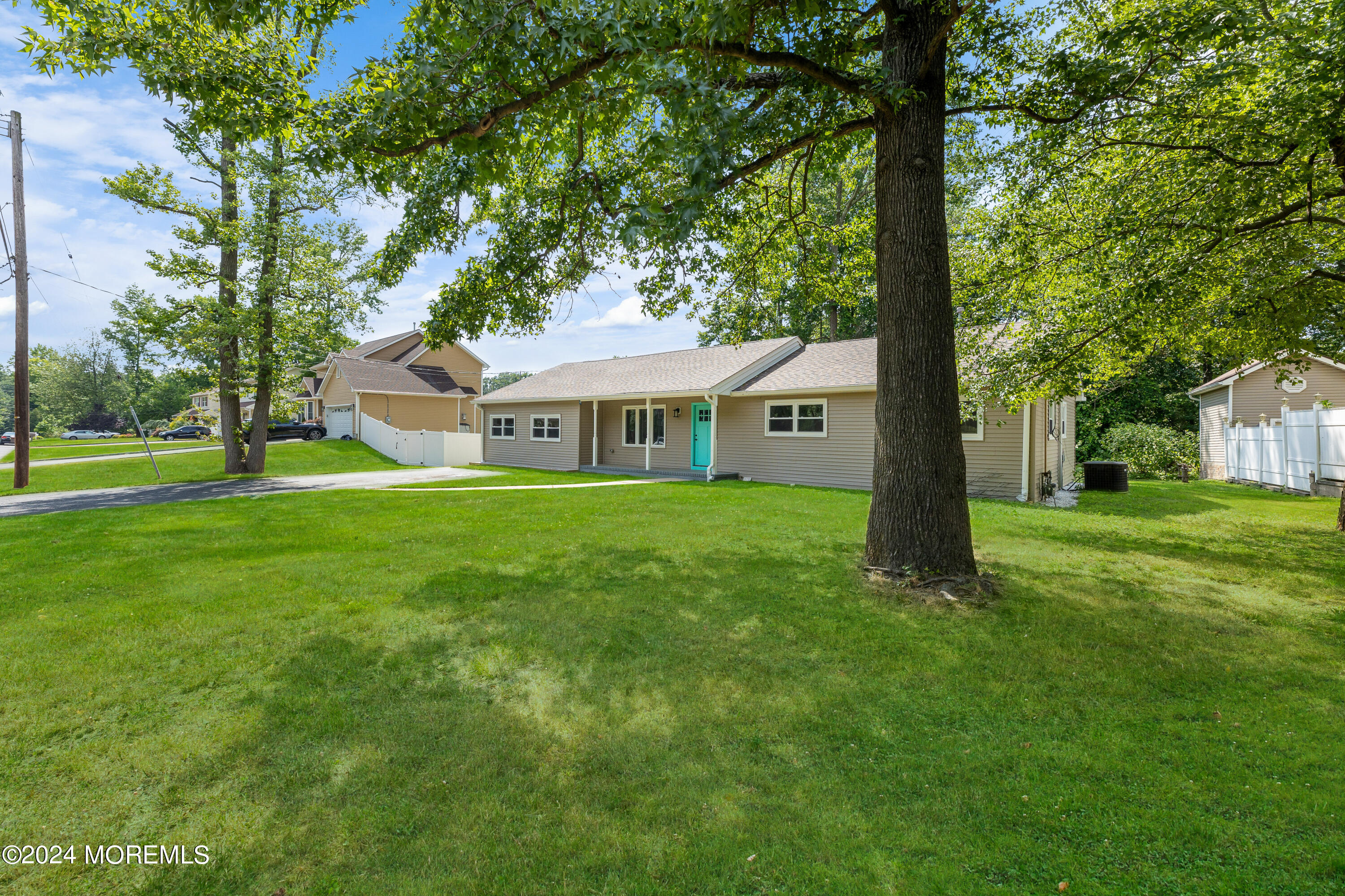 Photo 2 of 28 of 112 Euclid Avenue house