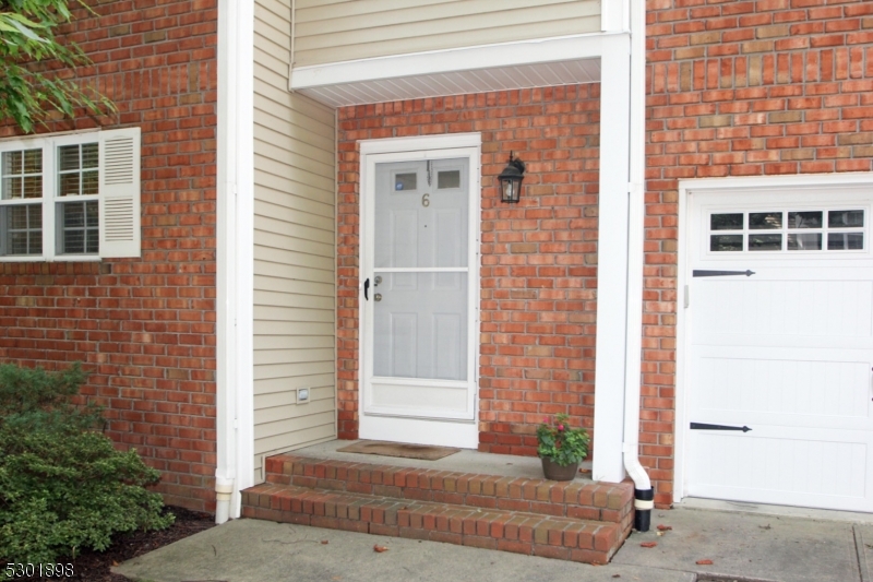 Photo 2 of 20 of 6 Berkeley Sq townhome