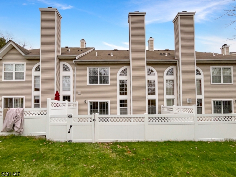 Photo 6 of 21 of 14 Prescott Ct townhome