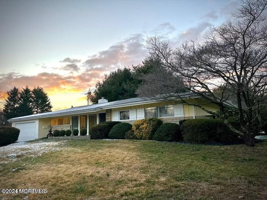 Photo 1 of 6 of 907 Riverview Drive house