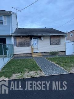 Photo 1 of 7 of 39 Mercer Street house