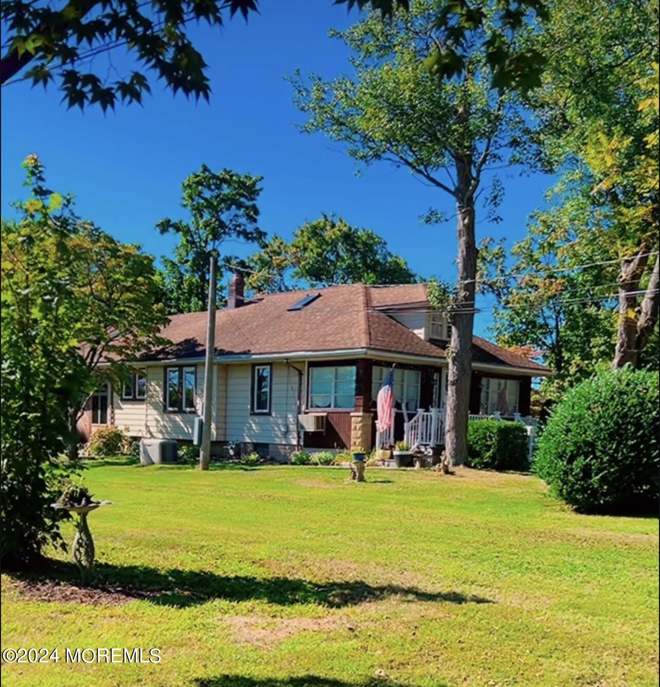 Photo 1 of 1 of 165 Cliffwood Avenue house