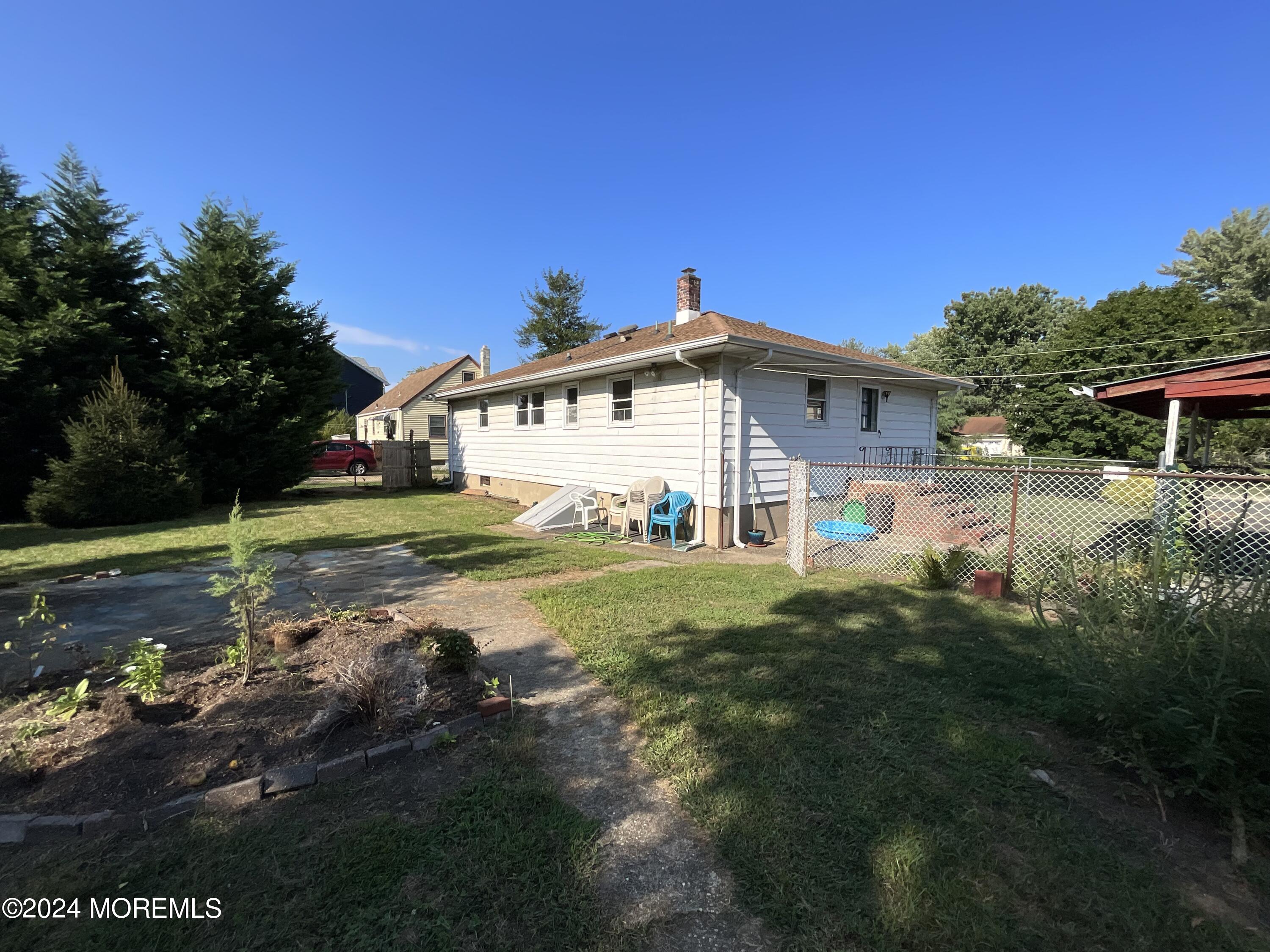 Photo 19 of 19 of 27 Locust Street house