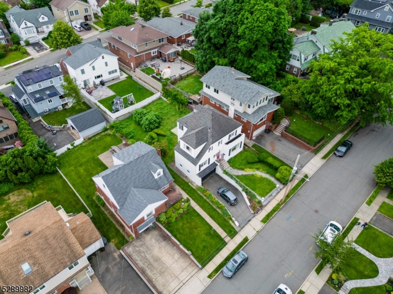 Photo 33 of 41 of 25 Cresthill Ave house