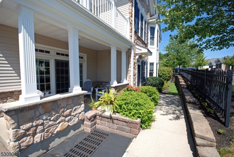 Photo 3 of 11 of 46 Cobble St townhome