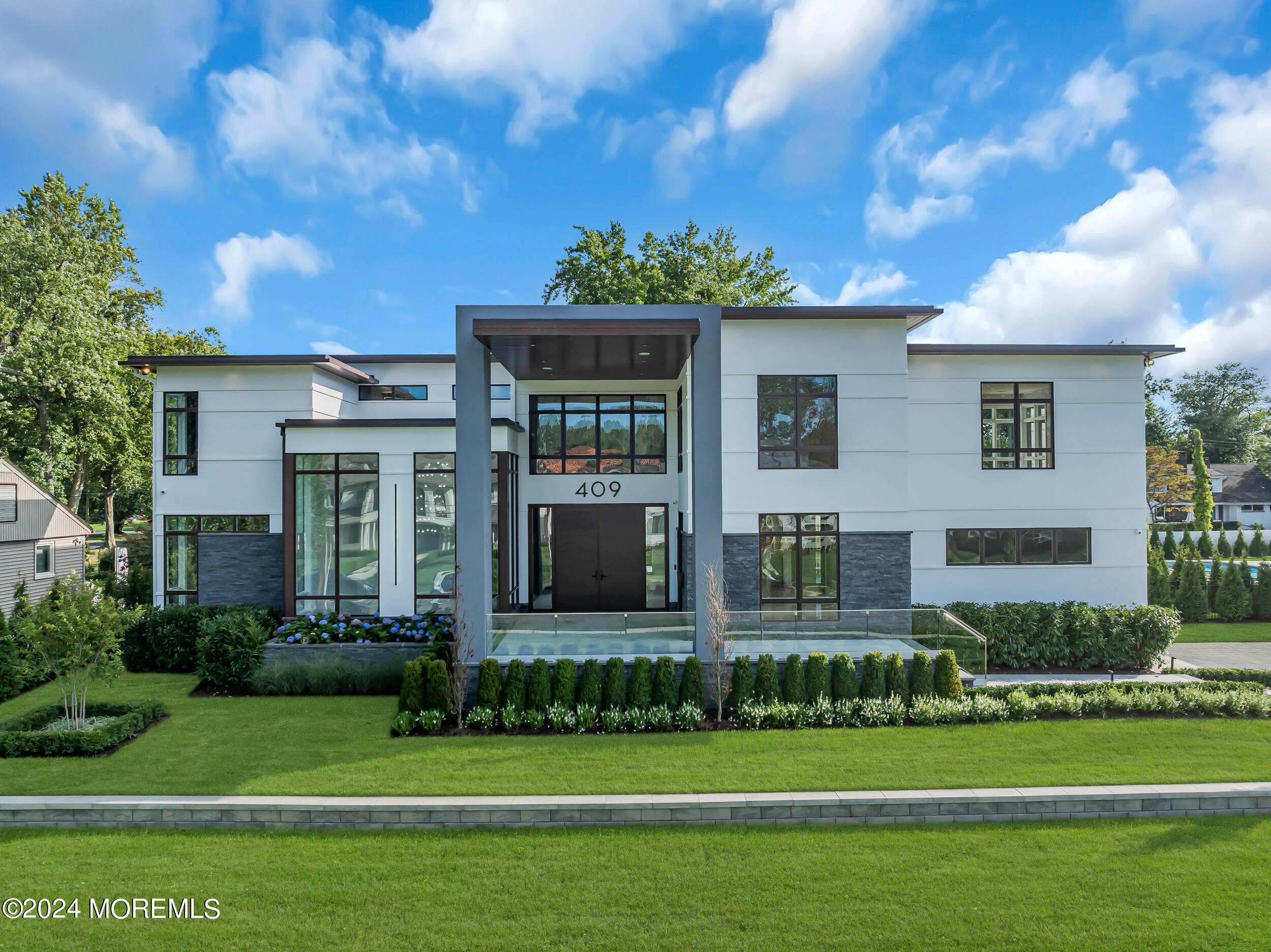 Photo 1 of 20 of 409 Runyan Avenue house