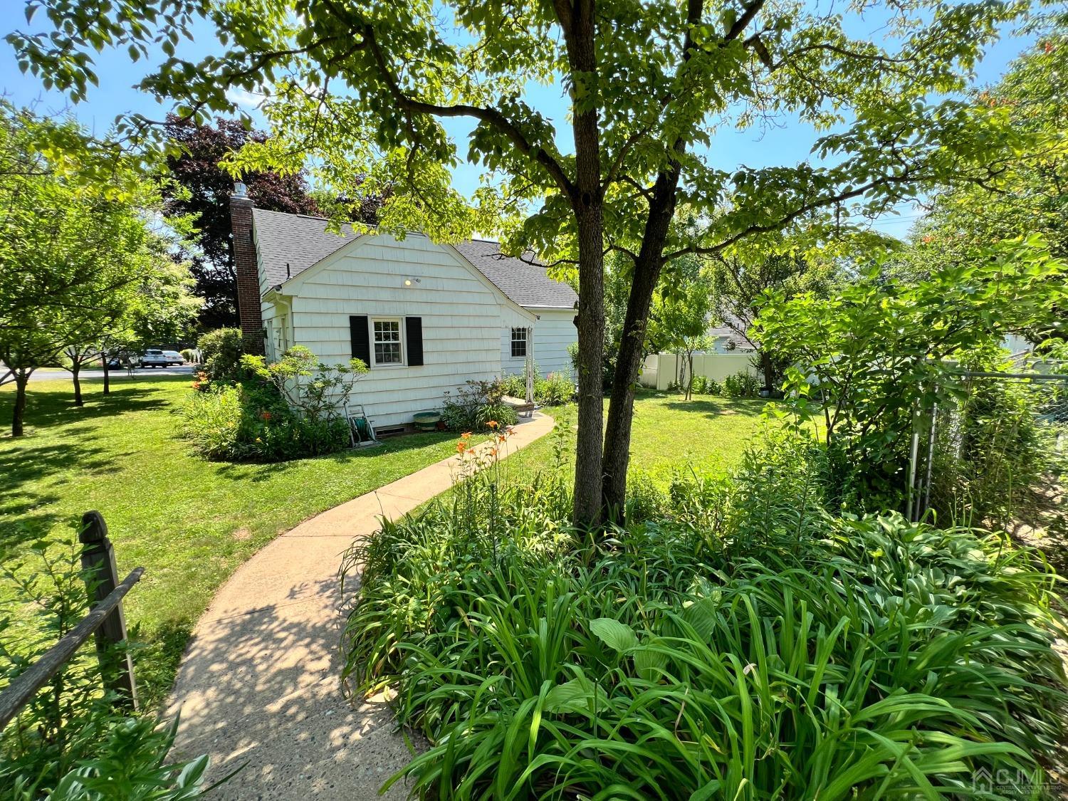 Photo 6 of 6 of 5 Elizabeth Avenue house