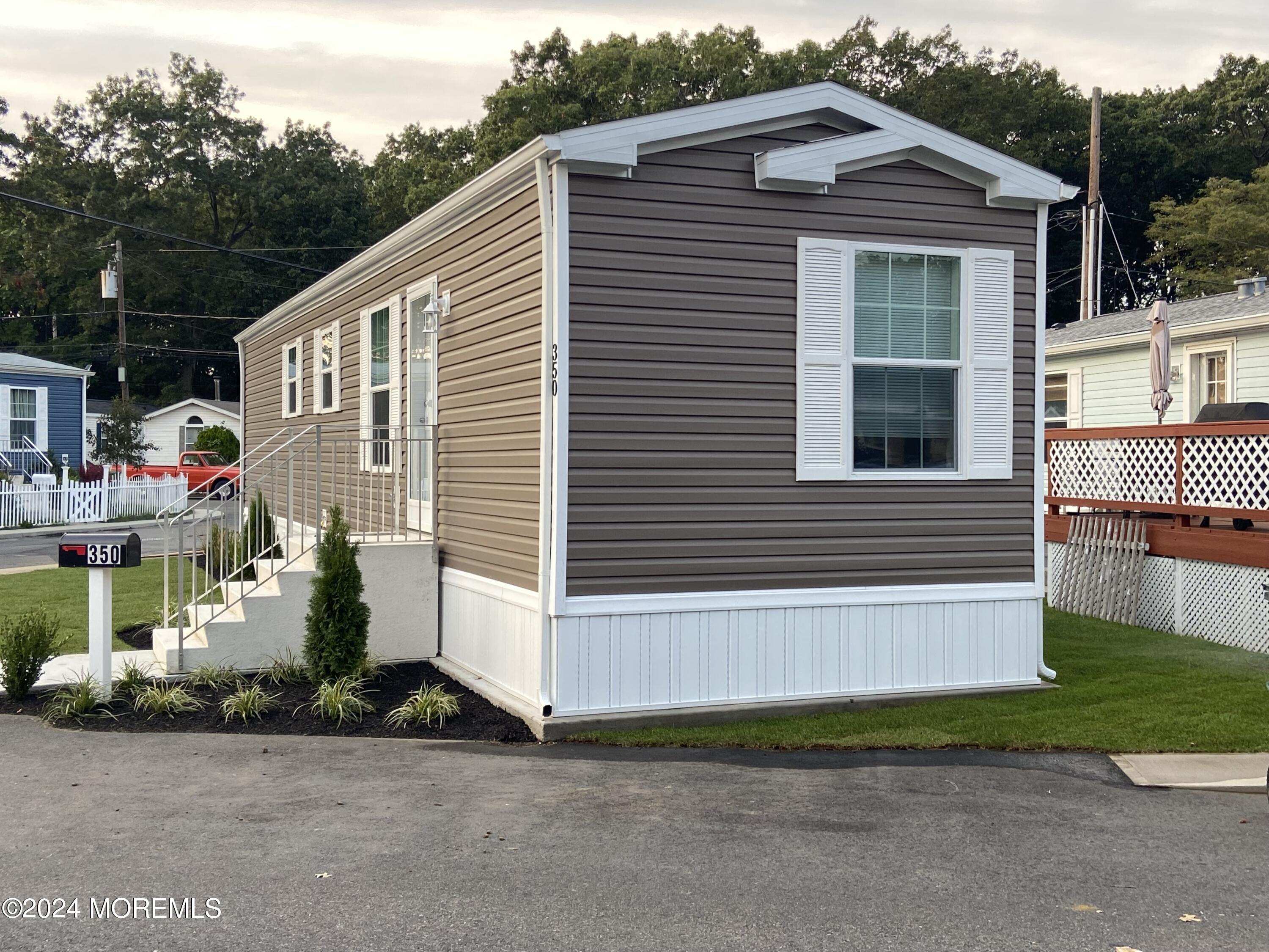 Photo 2 of 4 of 350 Adams Street mobile home