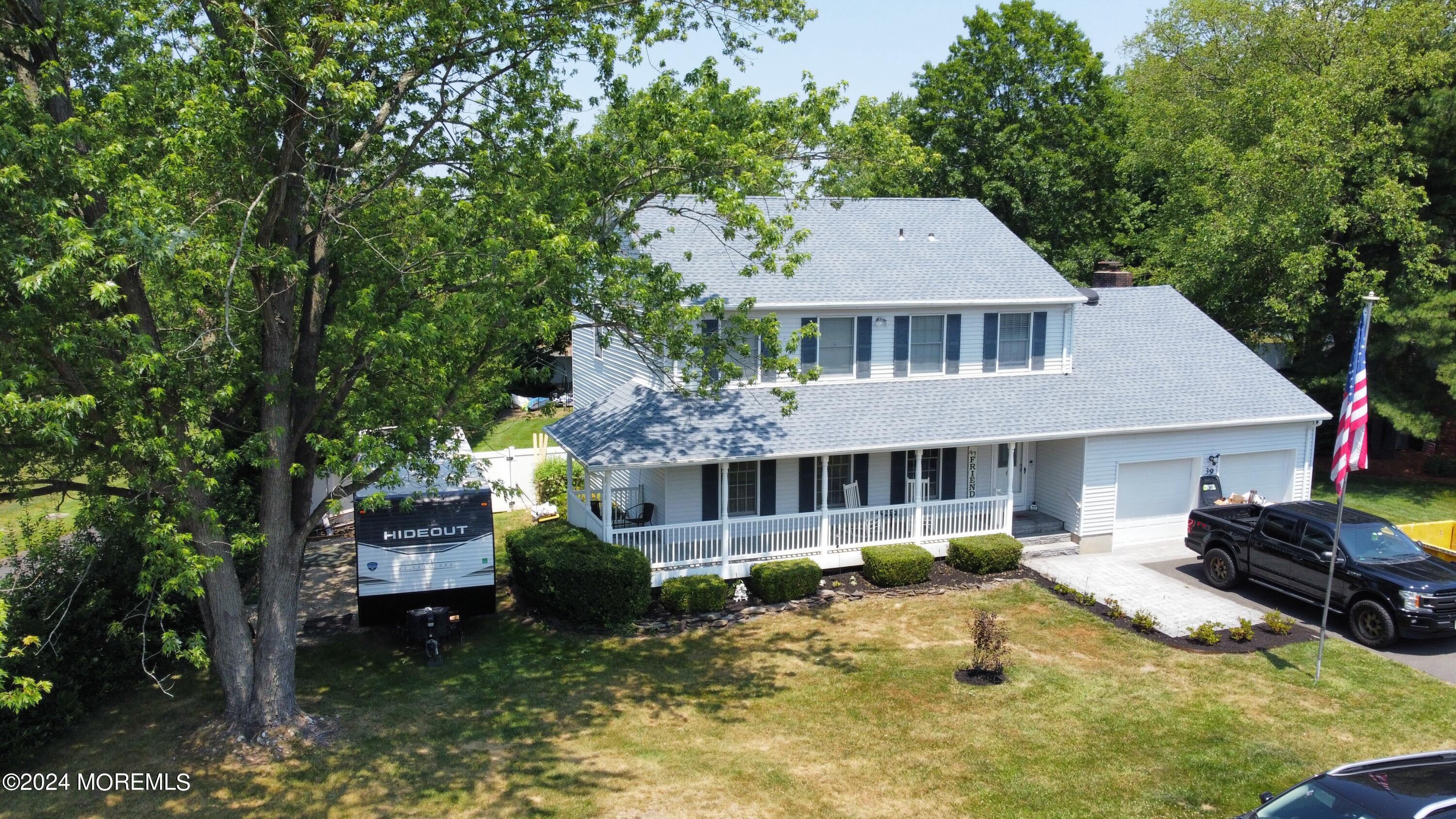 Photo 3 of 5 of 39 Symmes Drive house