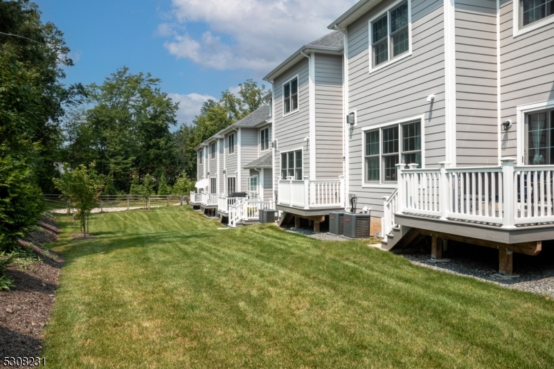 Photo 22 of 27 of 165 Ridgedale Ave 3 townhome