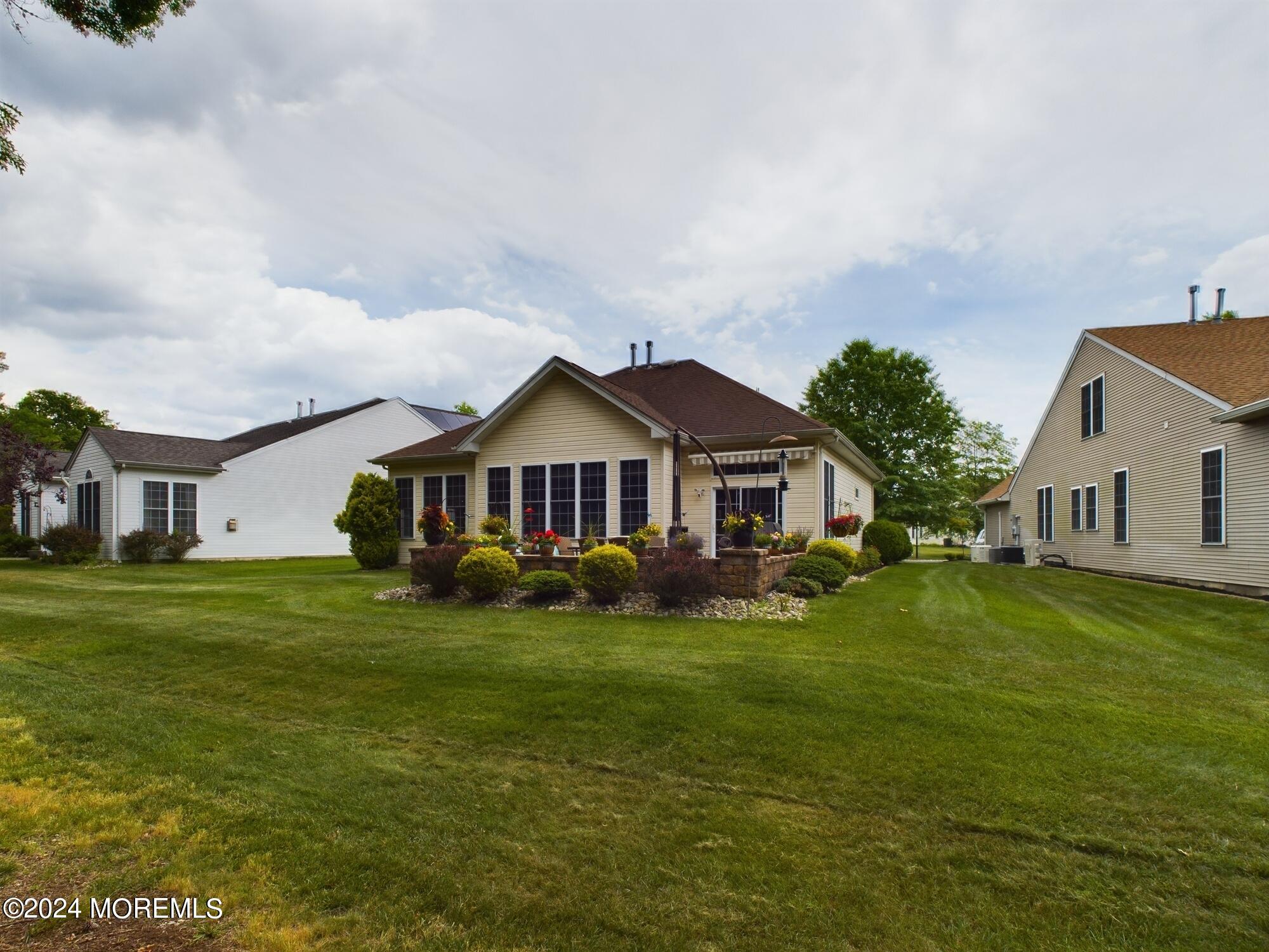 Photo 41 of 41 of 18 Hazeltine Lane condo