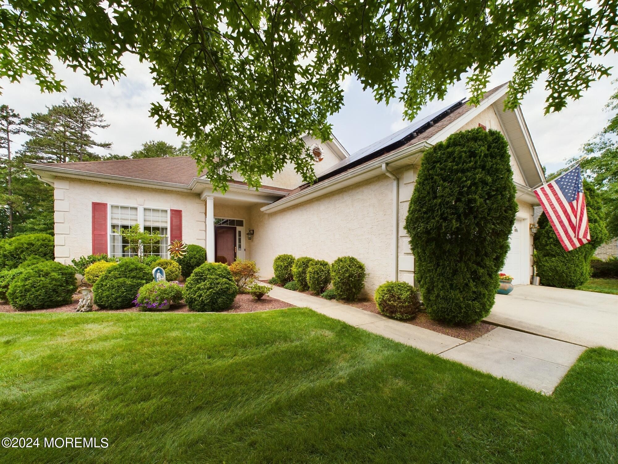 Photo 9 of 41 of 18 Hazeltine Lane condo