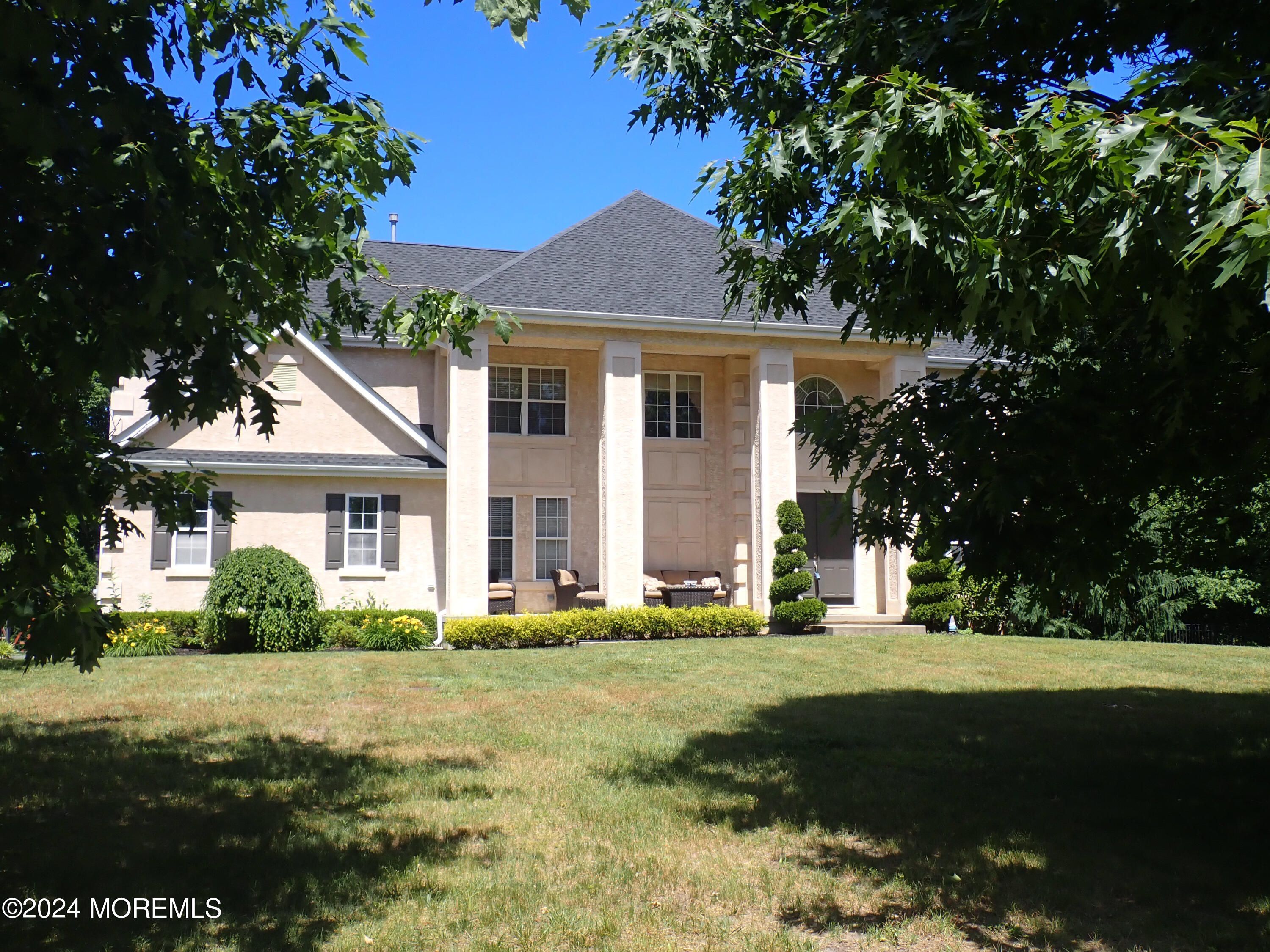 Photo 1 of 40 of 2 Stonehenge Court house