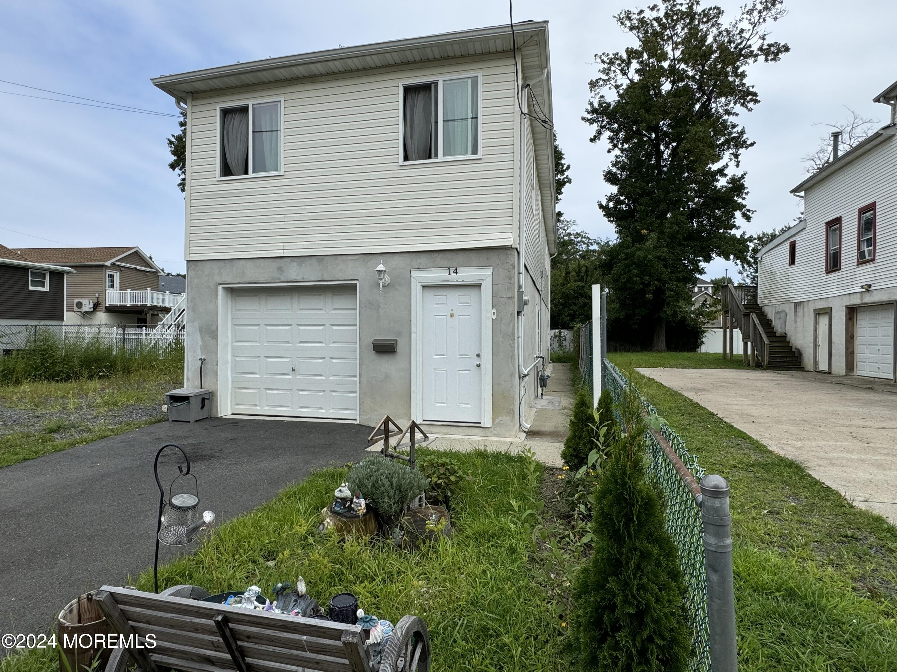 Photo 3 of 34 of 14 Brookside Avenue house