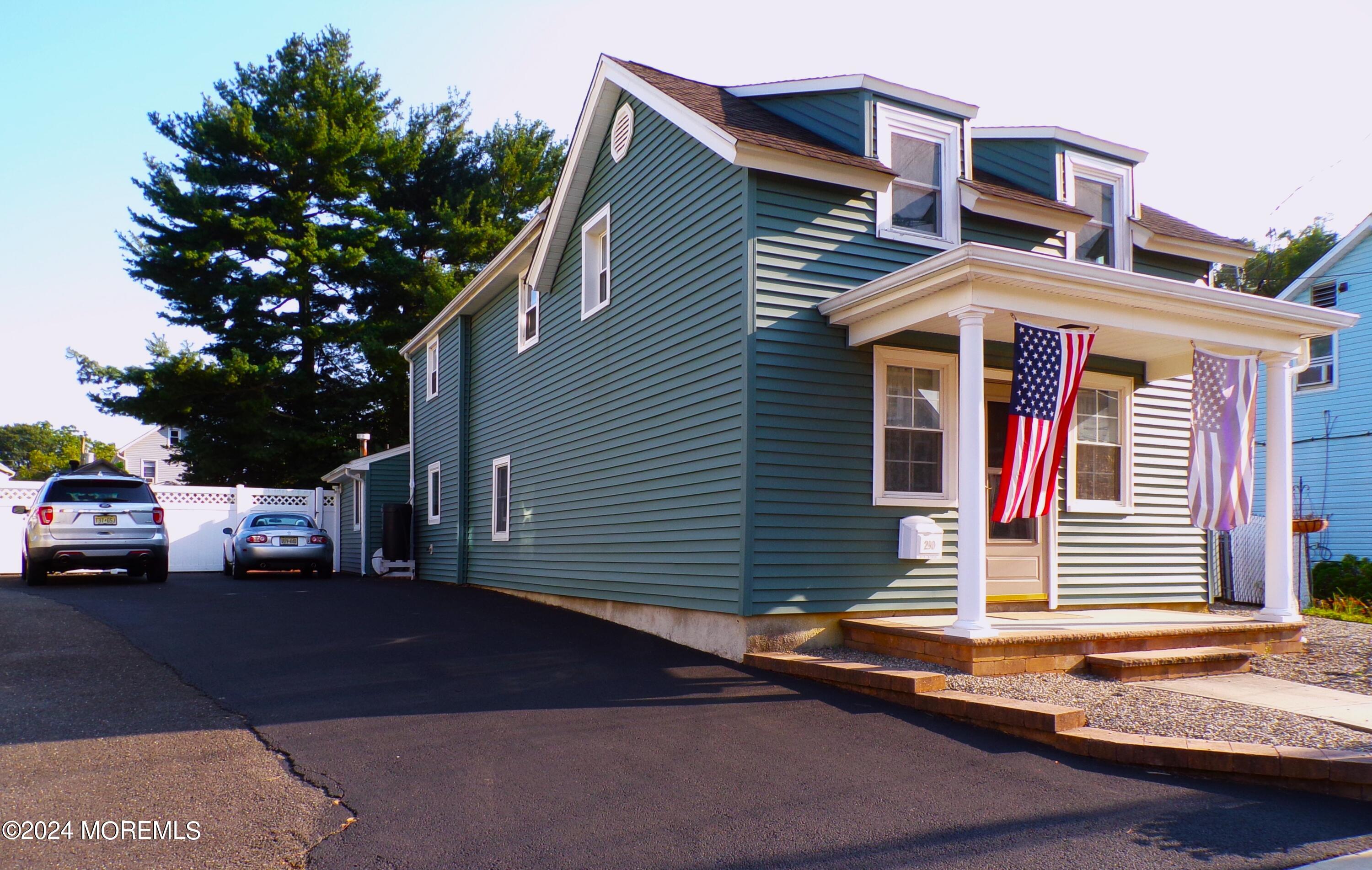 Photo 1 of 16 of 290 1st Street house