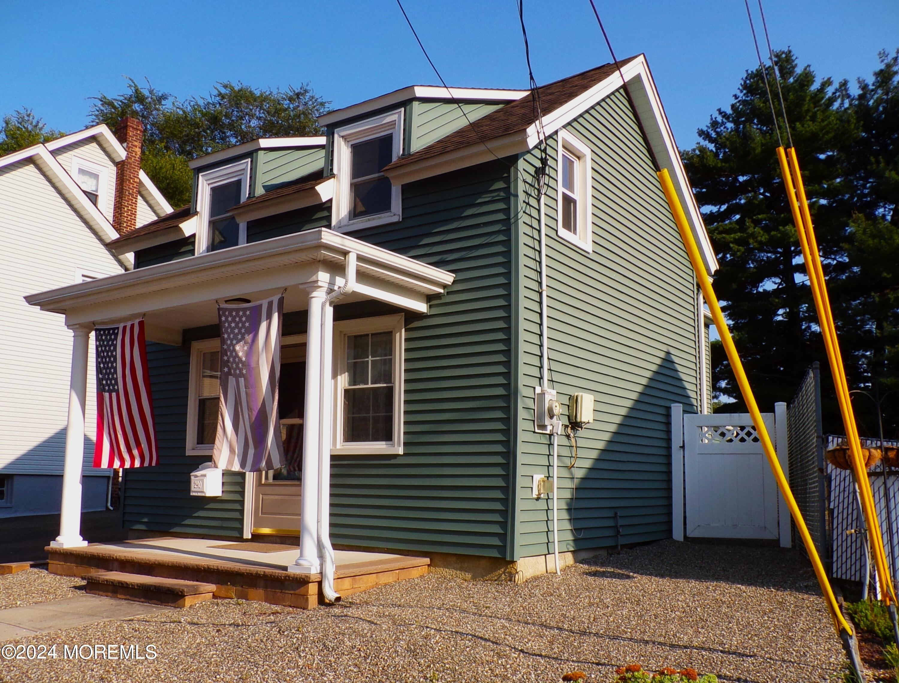 Photo 2 of 16 of 290 1st Street house