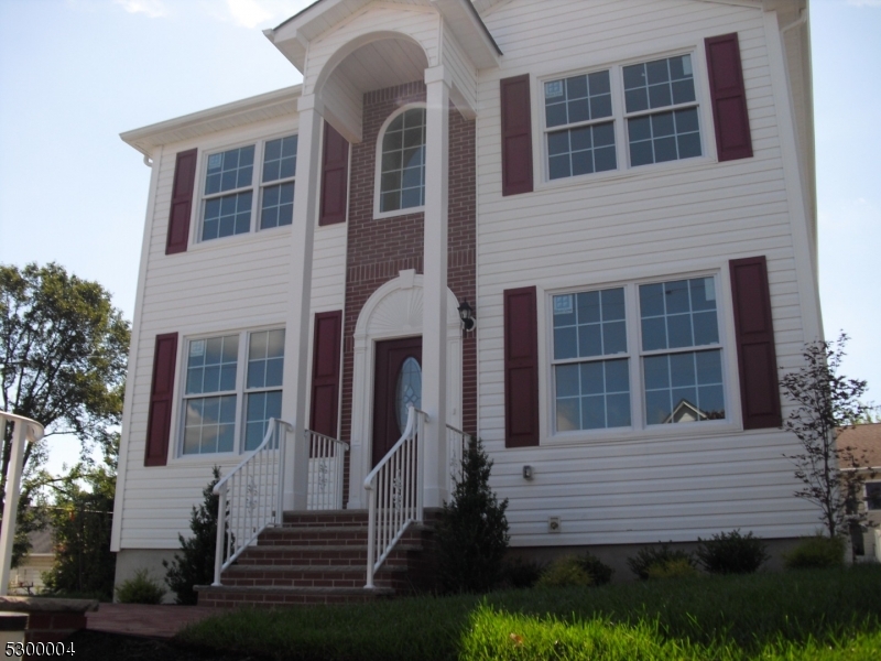 Photo 1 of 2 of 401 W Elm St house