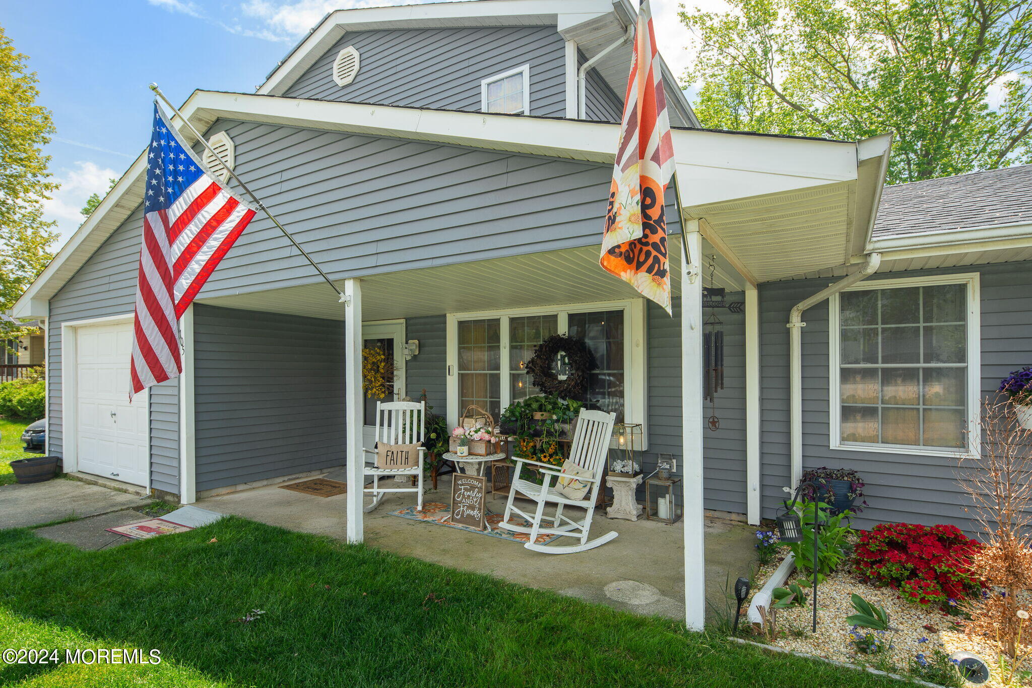 Photo 5 of 53 of 105 Cayuga Lake Drive house