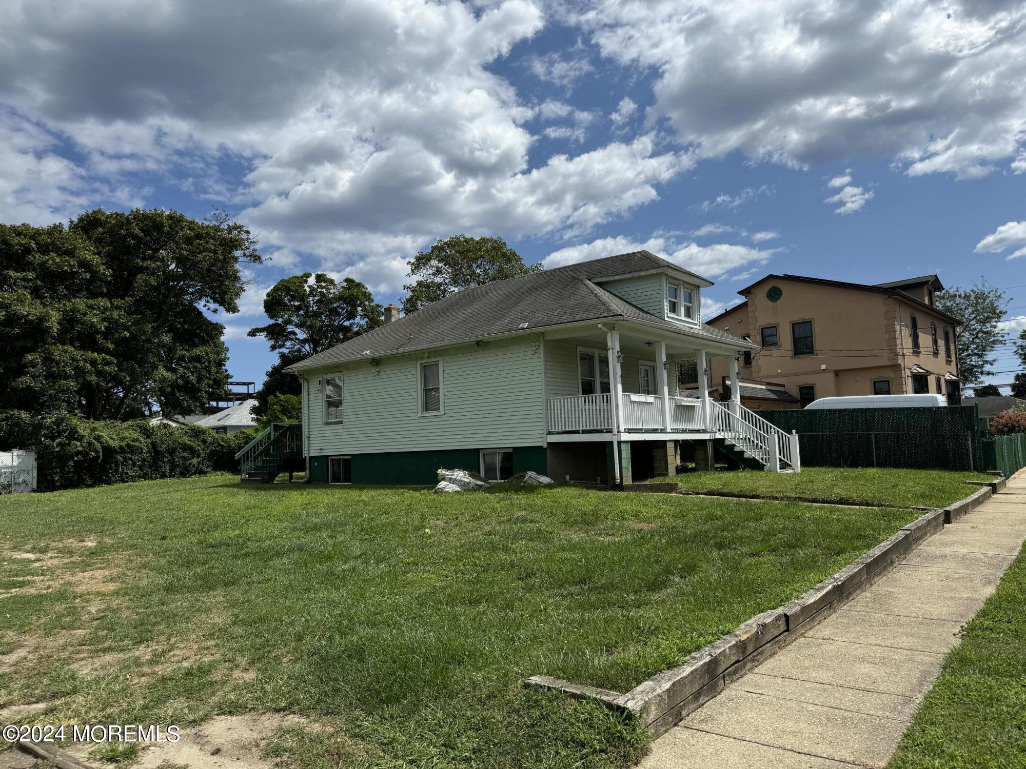 Photo 2 of 4 of 235 Hearn Avenue house